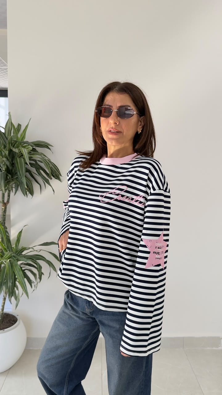 Yakası Pembe Geçişli Lacivert Çizgili Sweat-tişört