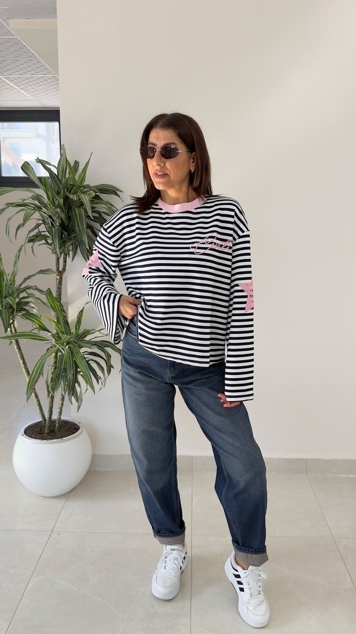 Yakası Pembe Geçişli Lacivert Çizgili Sweat-tişört