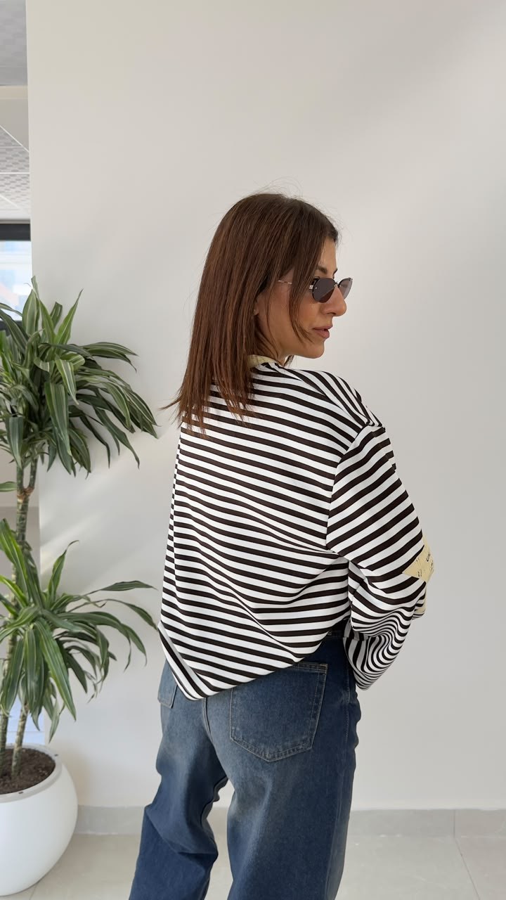 Yakası Sarı Geçişli Kahve Çizgili Sweat-tişör