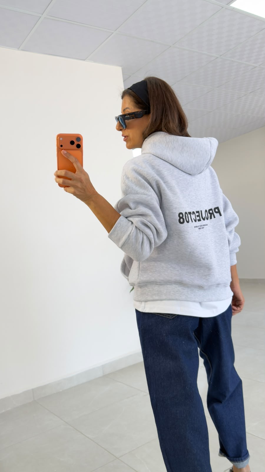 Yazı Baskılı Kapşonlu Üç İplik Şardonlu Sweat Gri