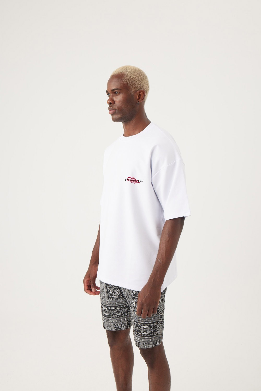 Erkek gothamVibes X Rosk Oversize Beyaz T-Shirt