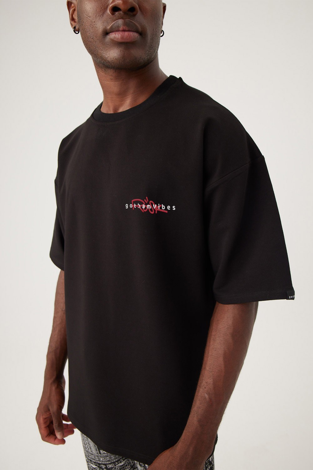 Erkek gothamVibes X Rosk Oversize Siyah T-Shirt