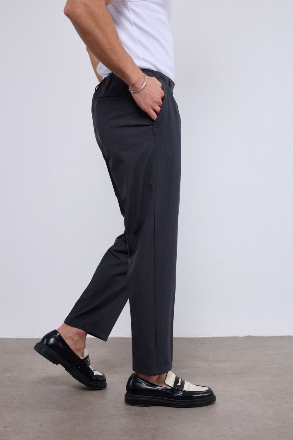 Erkek Pileli Havuç Kesim Füme Kumaş Pantolon