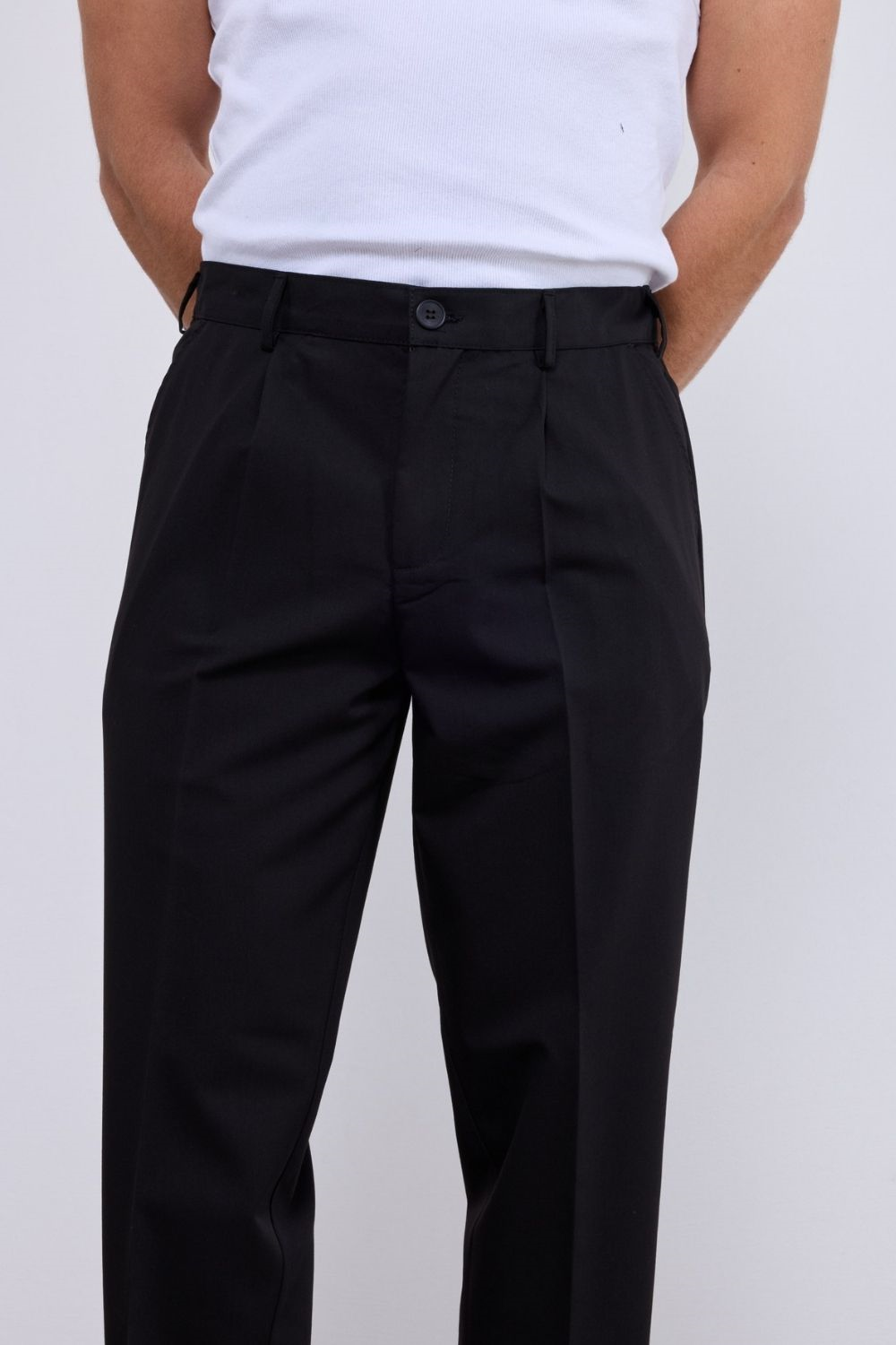 Erkek Pileli Havuç Kesim Siyah Kumaş Pantolon