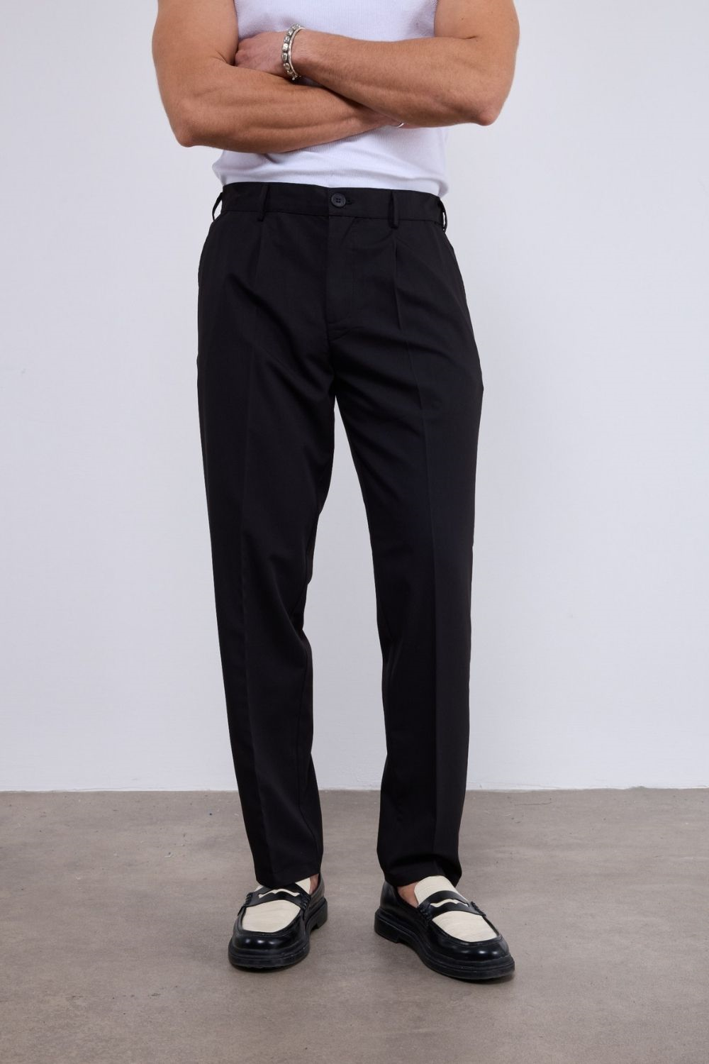 Erkek Pileli Havuç Kesim Siyah Kumaş Pantolon