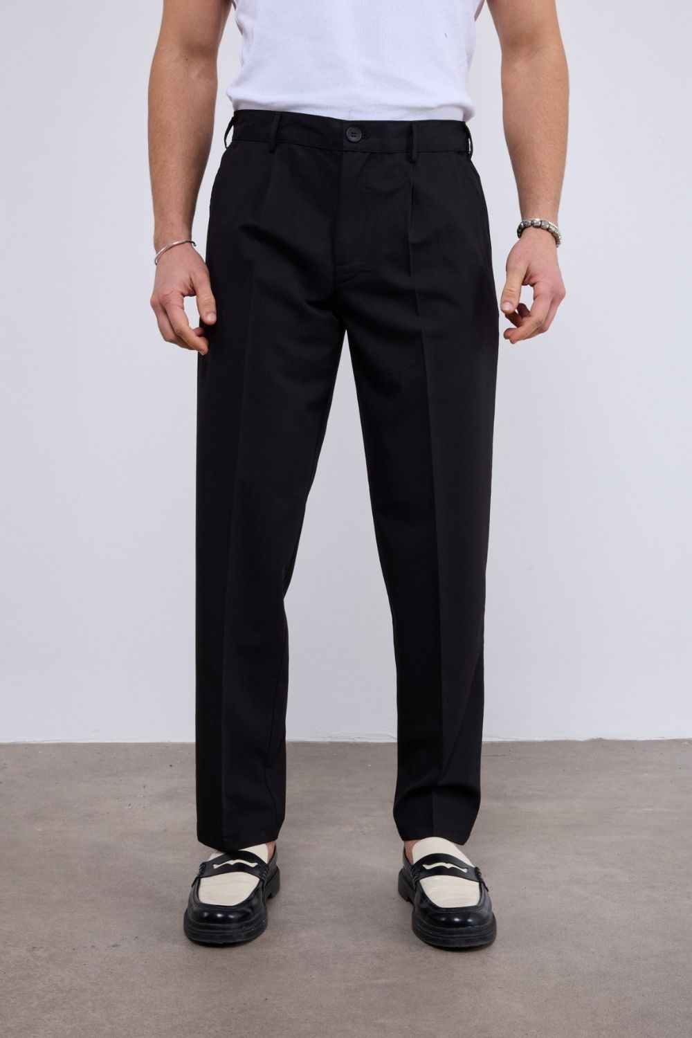 Erkek Pileli Havuç Kesim Siyah Kumaş Pantolon