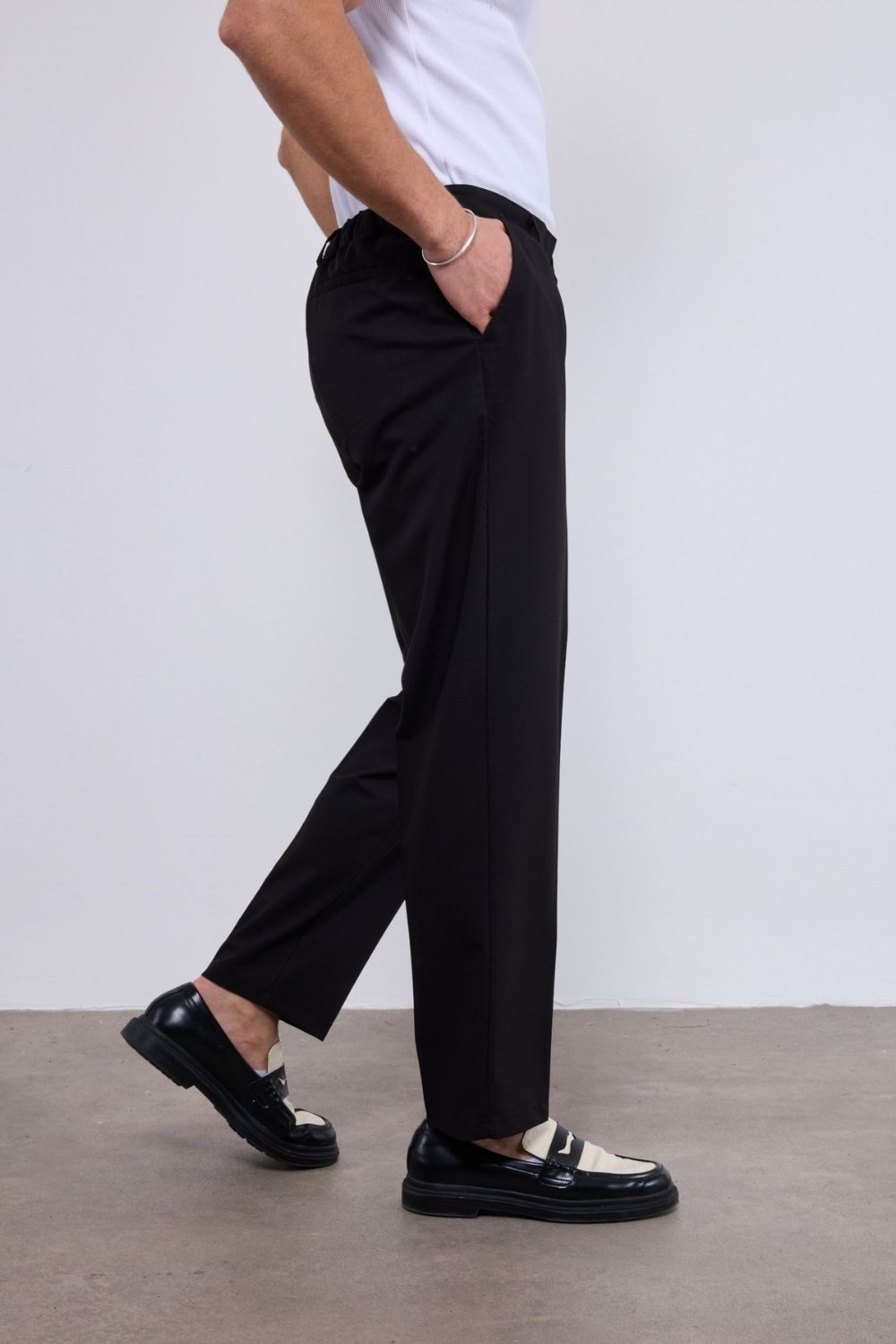 Erkek Pileli Havuç Kesim Siyah Kumaş Pantolon