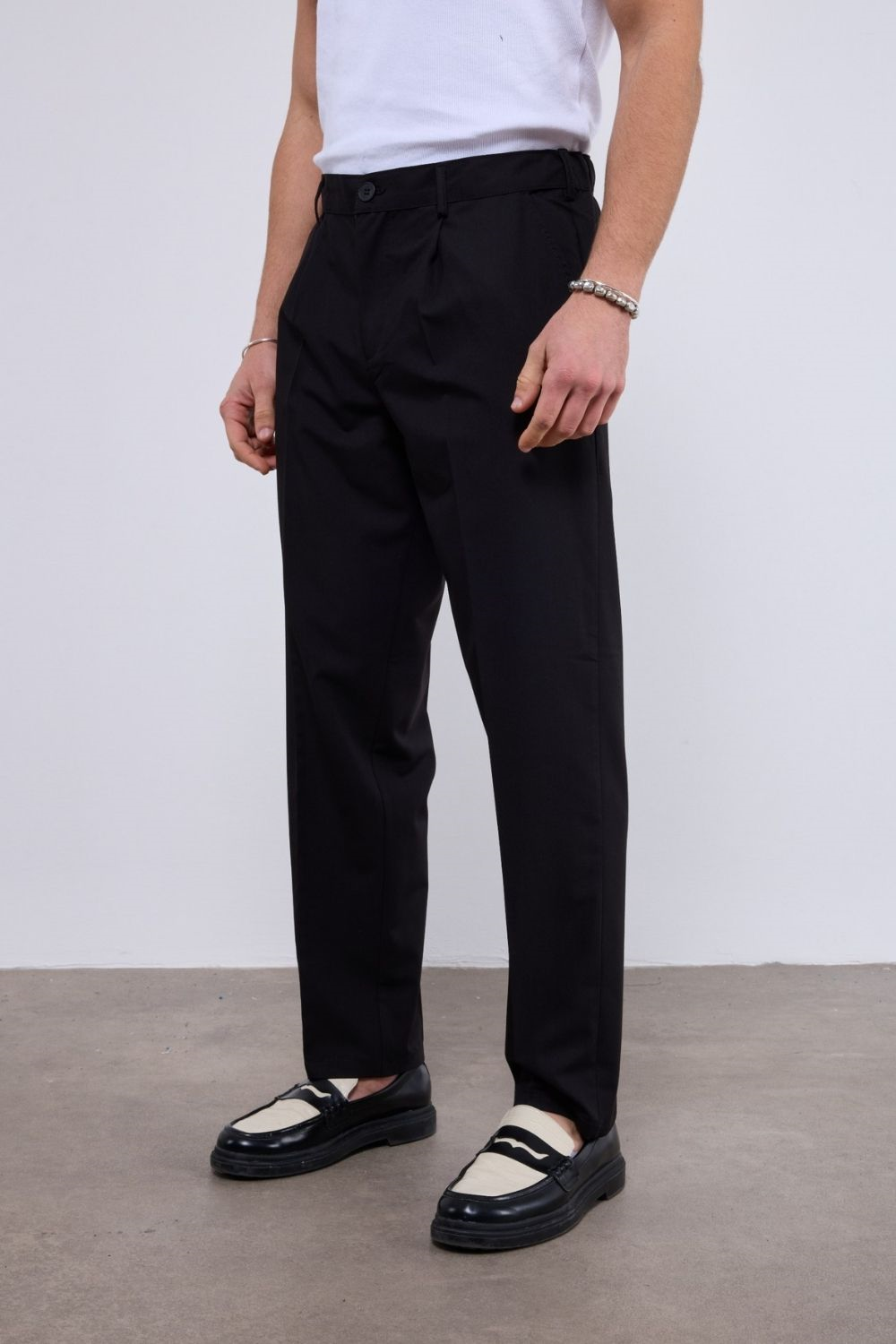 Erkek Pileli Havuç Kesim Siyah Kumaş Pantolon