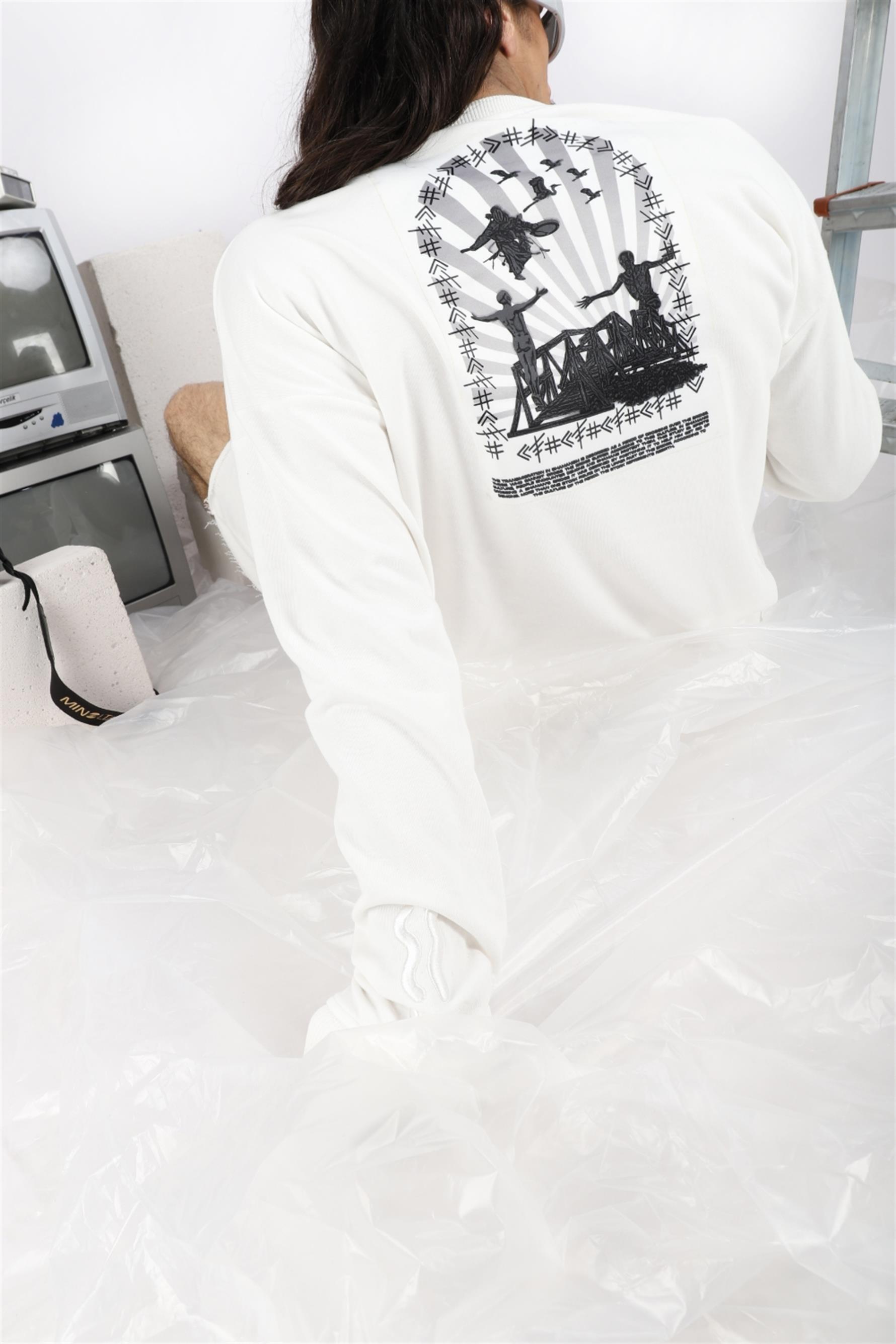 Erkek Reencarnation Oversize Beyaz Sweatshirt