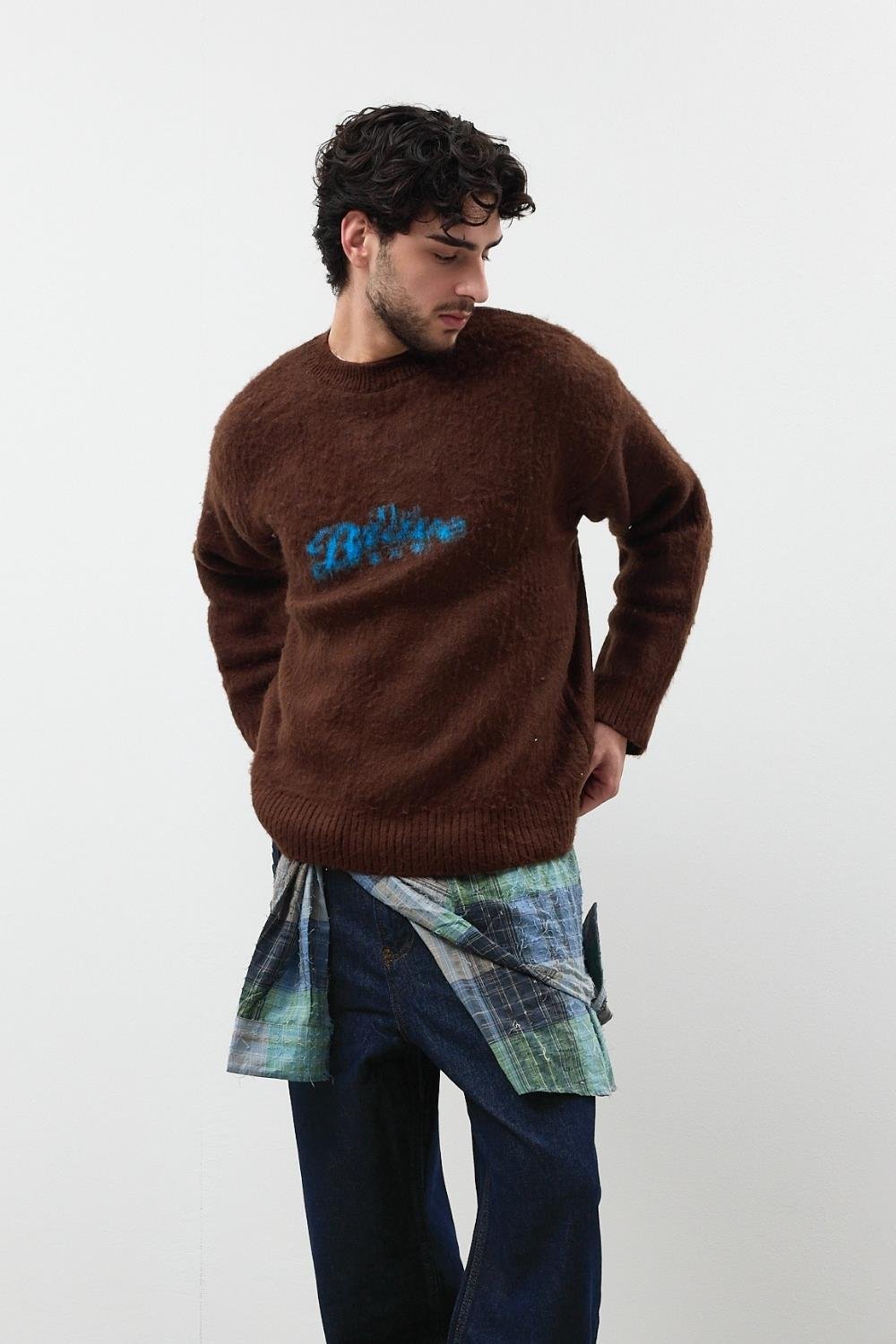 Jakarlı Kahverengi Sakallı Oversize Kazak