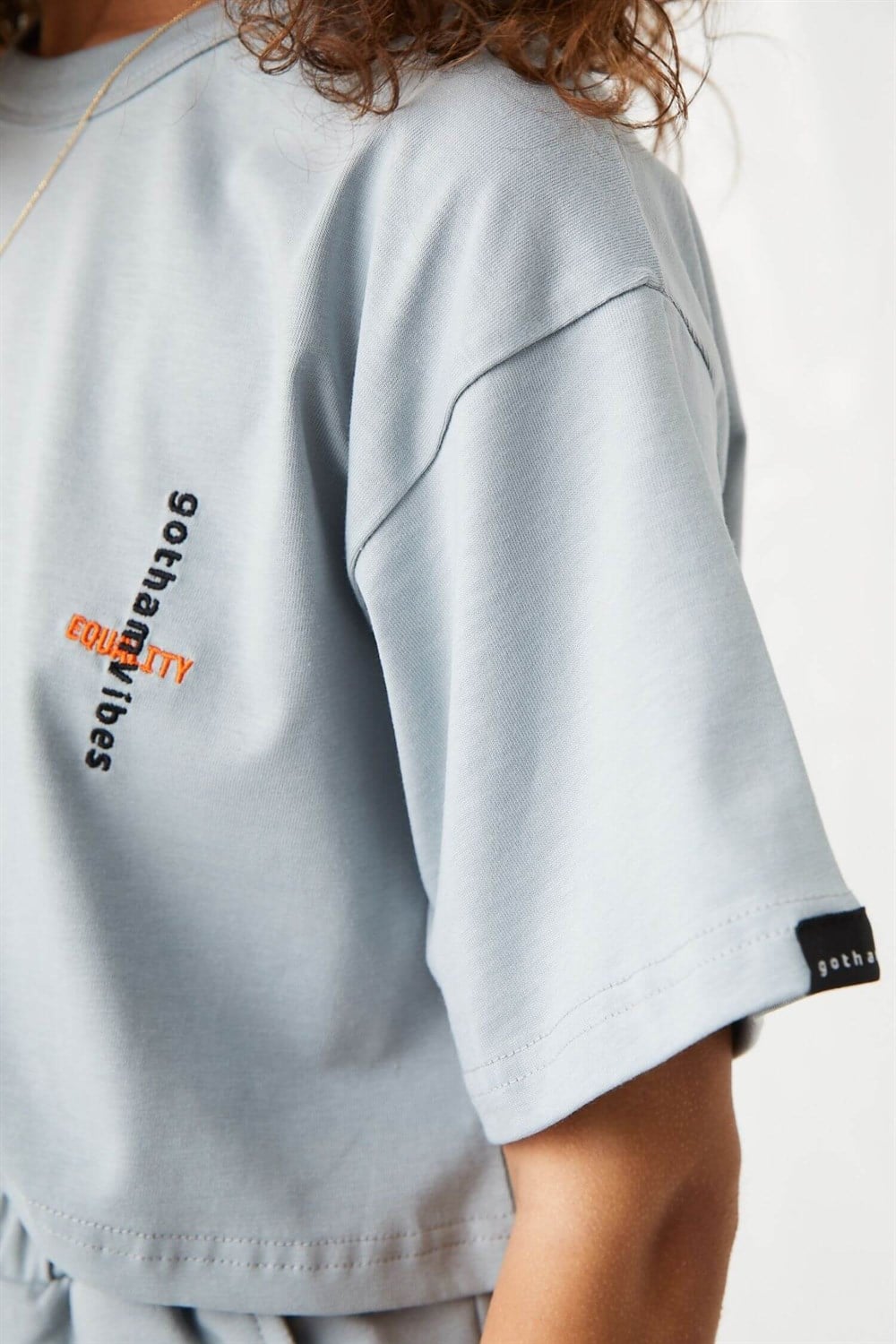 Kadın Equality Gri Crop T-Shirt