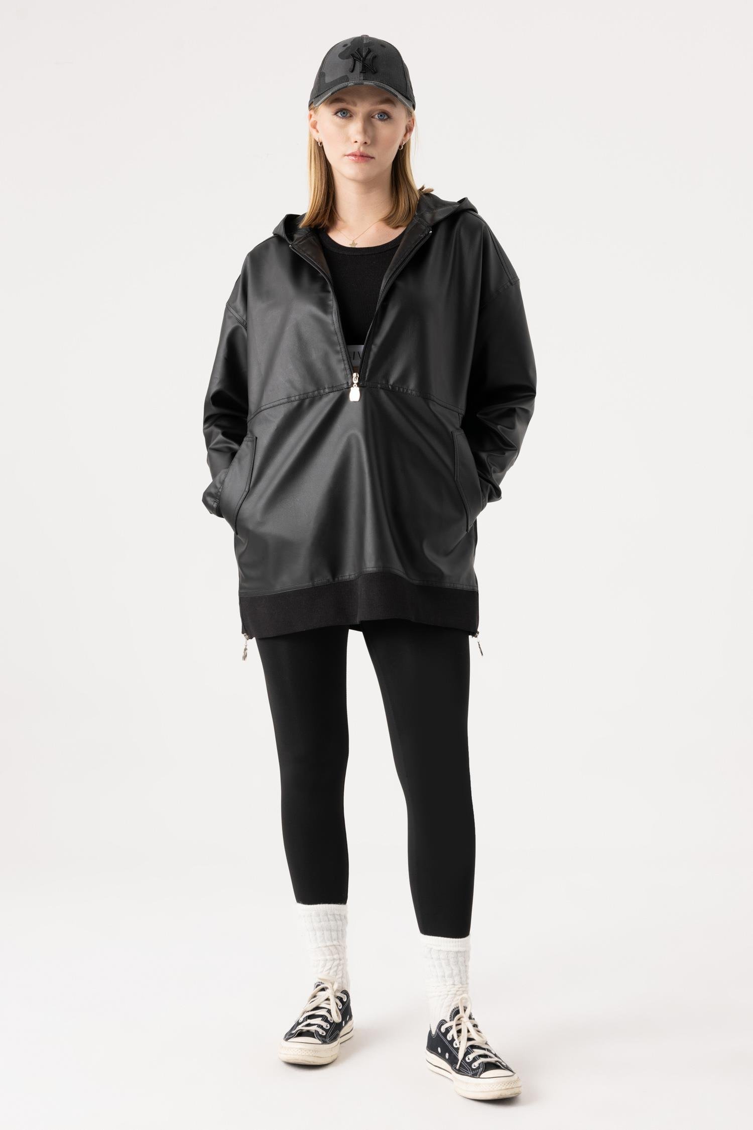 Kadın Siyah Deri Hoodie Yağmurluk