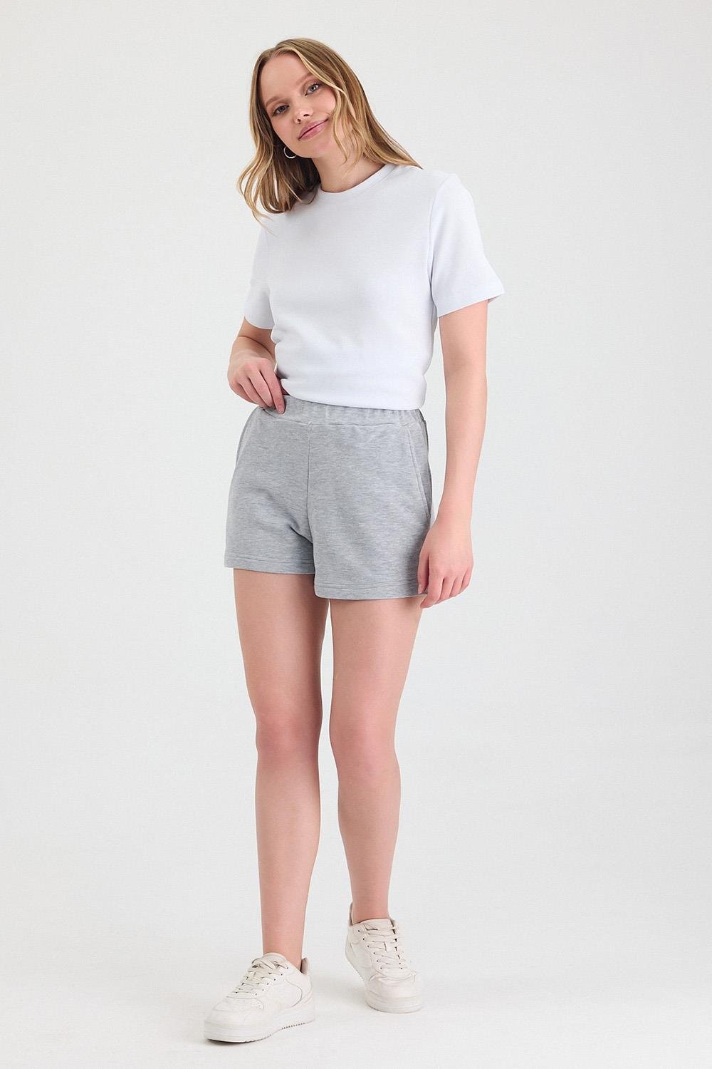 Kadın Timeless Gri Şort