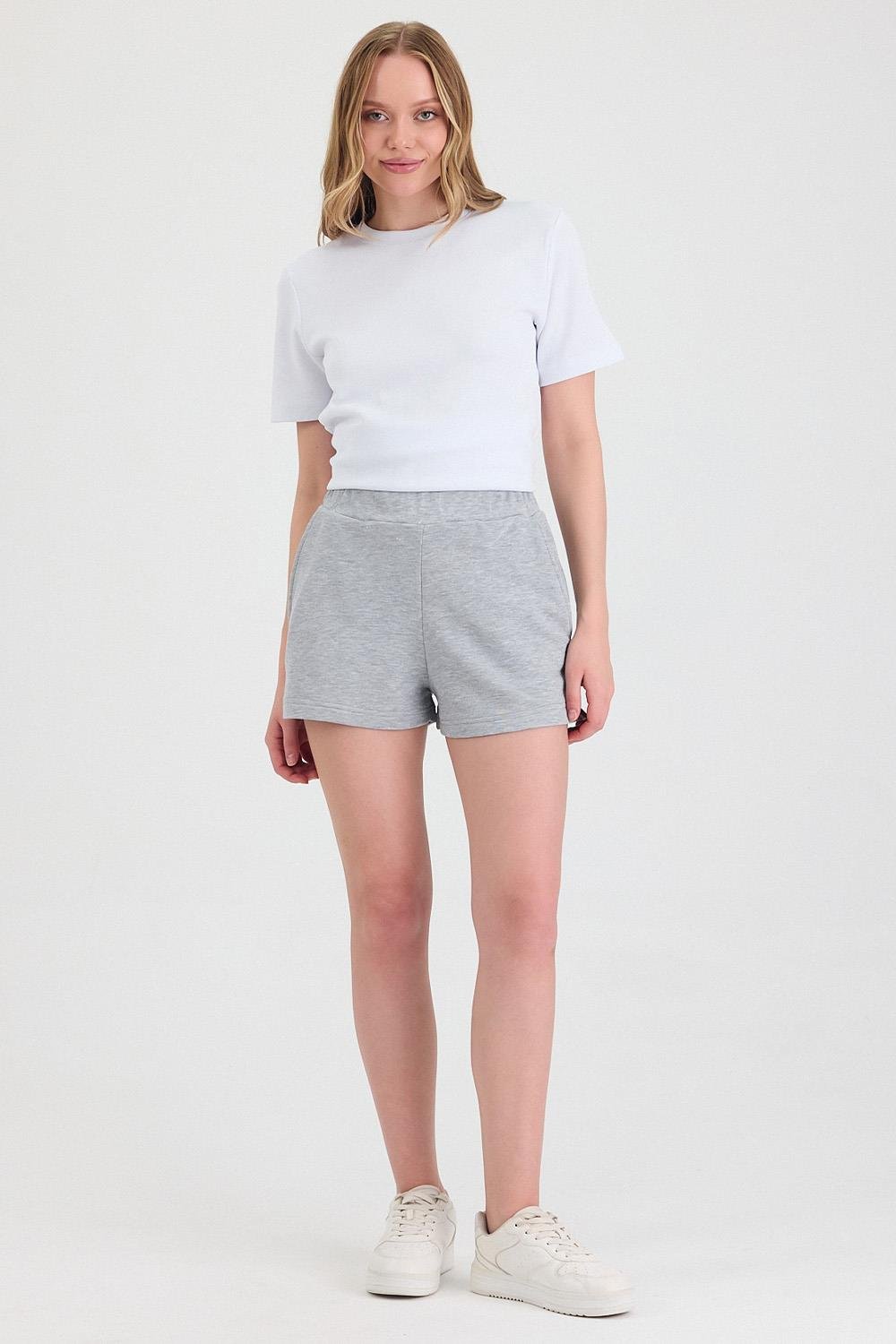 Kadın Timeless Gri Şort