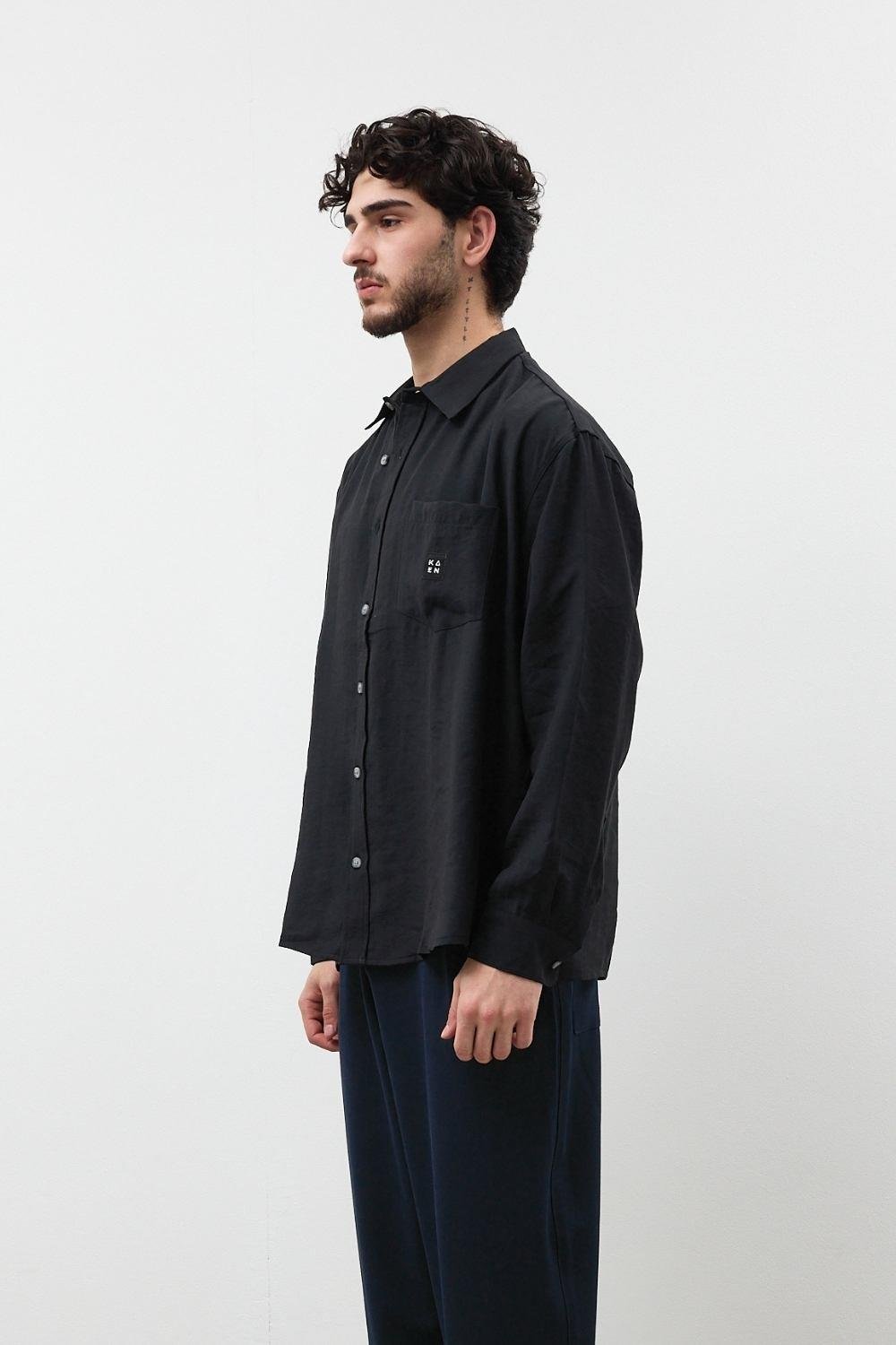 Modal Siyah Dökümlü Gömlek