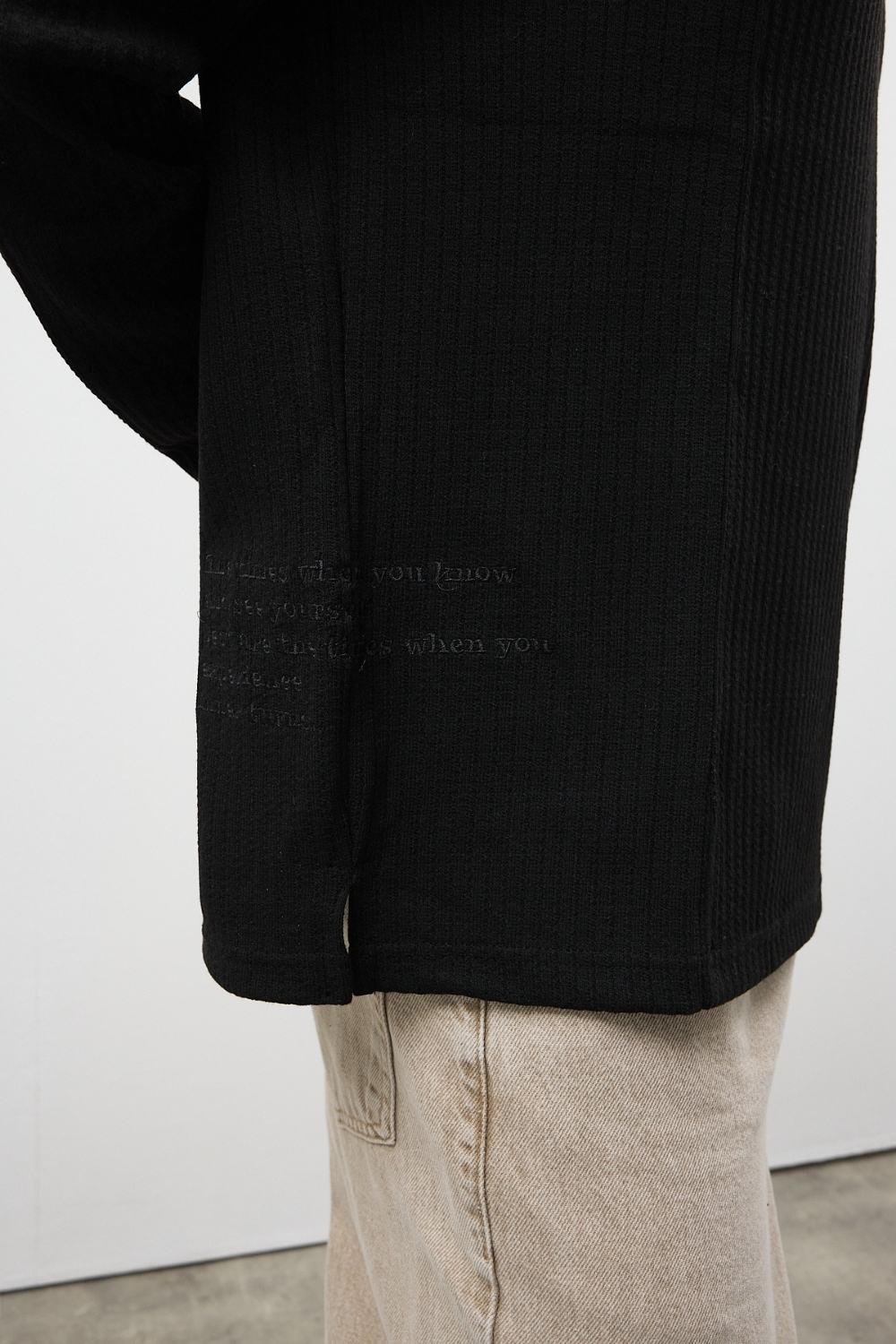 Saç Örgü Nakışlı Siyah Sweatshirt