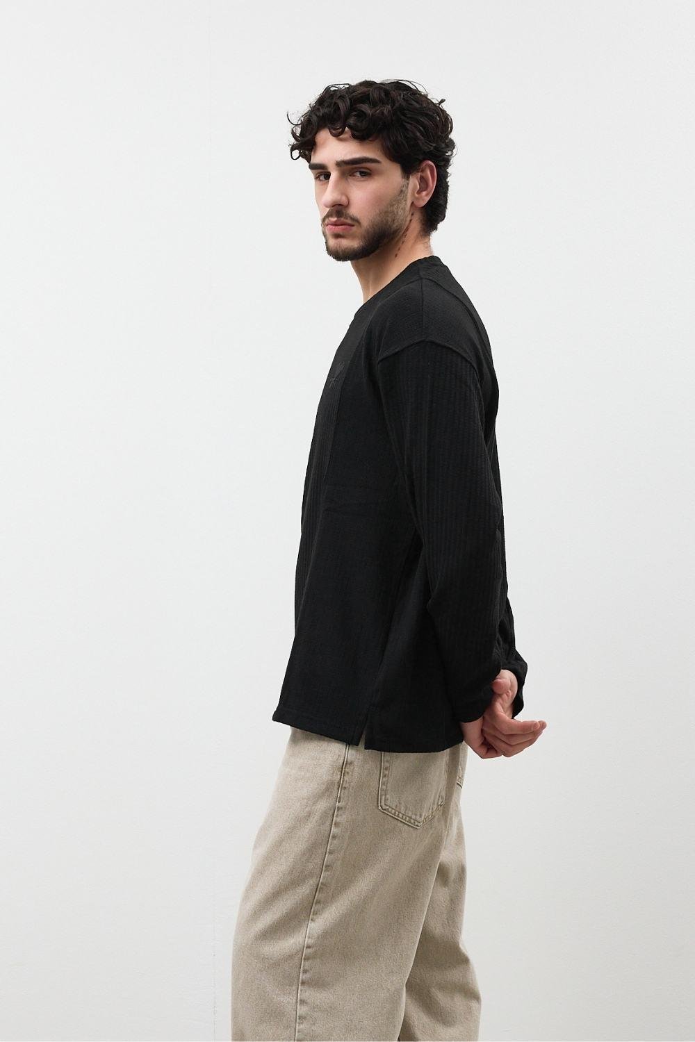 Saç Örgü Nakışlı Siyah Sweatshirt