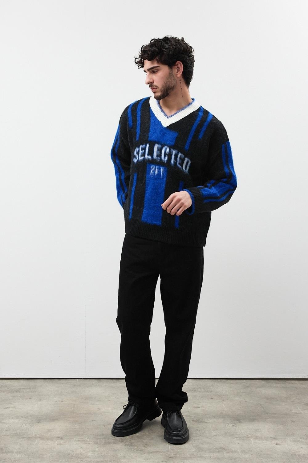 Selected Oversize Sakallı Çizgili Kazak