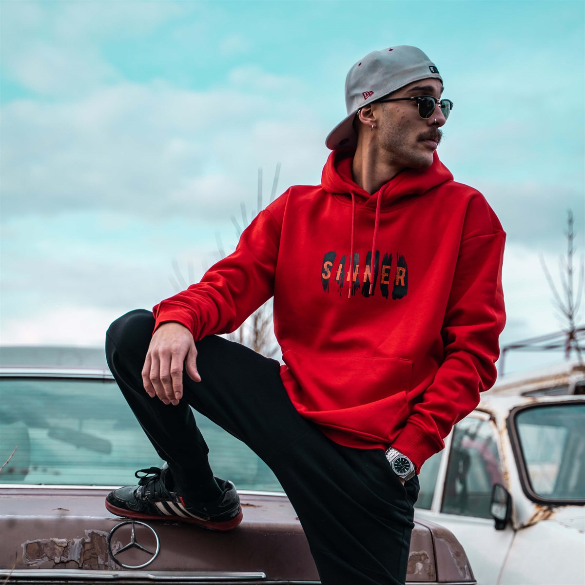 SINNER  HOODIE