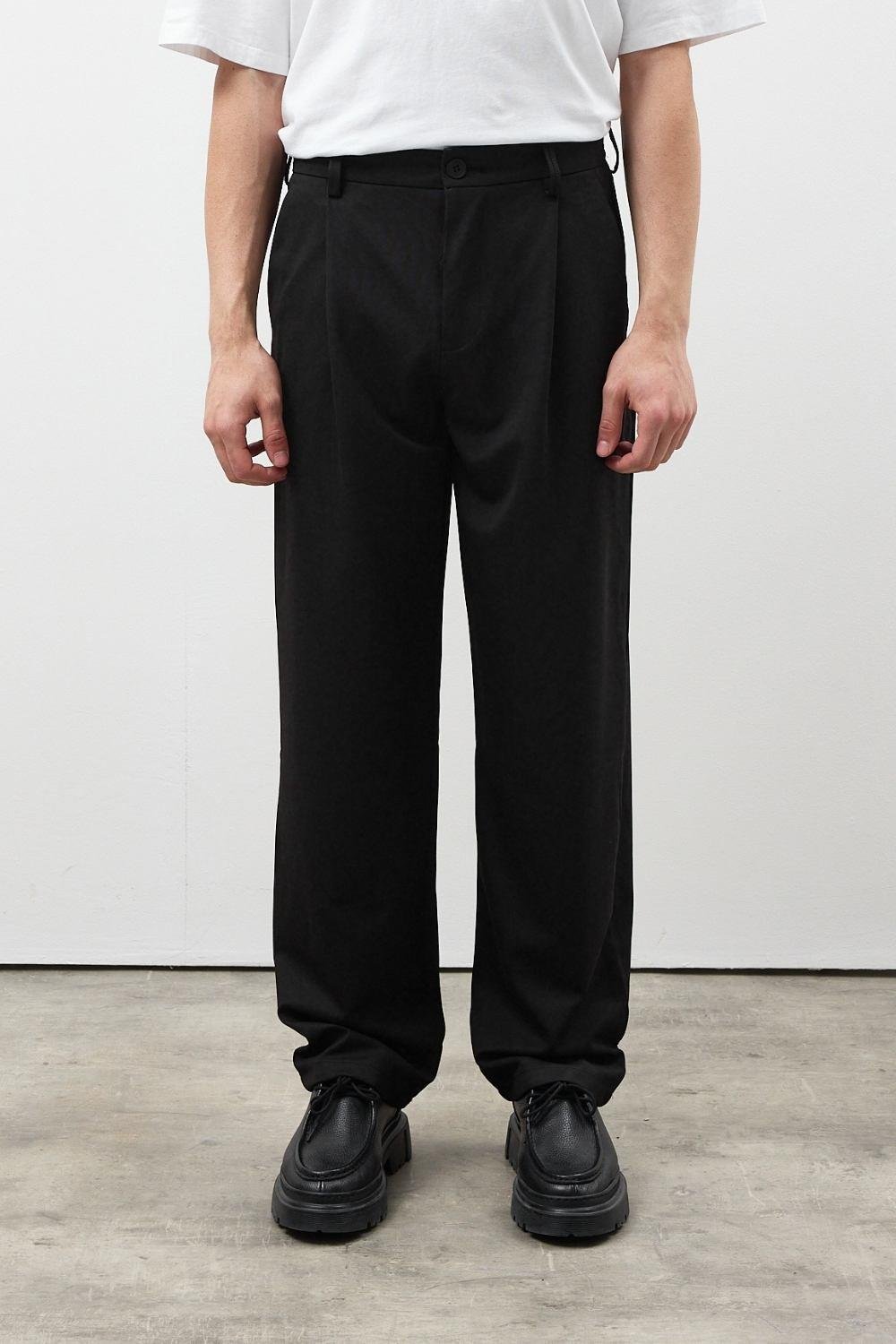 Tek Pileli Kumaş Siyah Pantolon