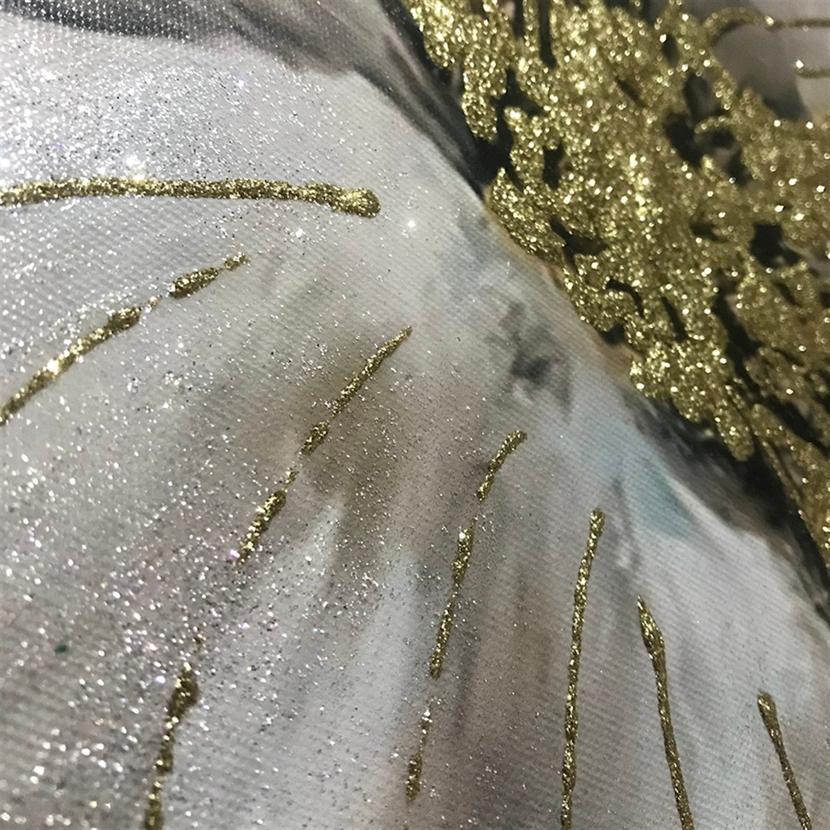 Beyaz ve Gold Simli Modern Çiçek Kanvas Tablo Beyaz ve Gold Simli Modern Çiçek Kanvas Tablo Simli Çiçek Tabloları KARAHAN ÇERÇEVE ve KANVAS TABLO
