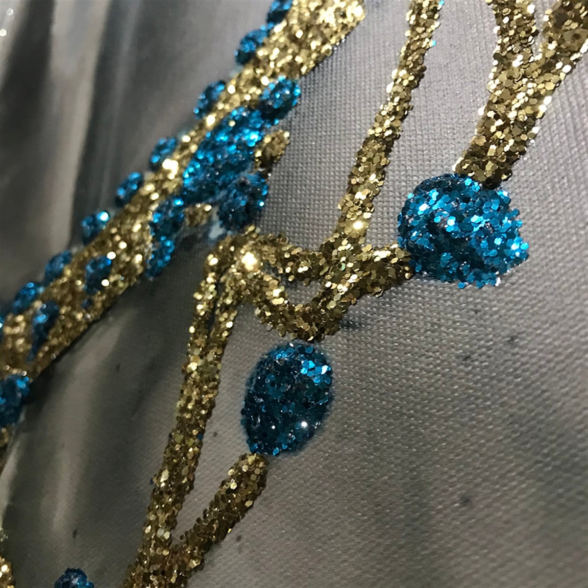 Renkli Sim İşlemeli Beyaz At Kanvas Tablo Renkli Sim İşlemeli Beyaz At Kanvas Tablo | Simli Kanvas Tablo Modelleri Simli Hayvan Tabloları KARAHAN ÇERÇEVE ve KANVAS TABLO