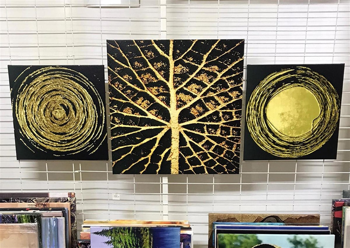 Soyut Kanvas Tablo Altın 3 Parça Set 101 Soyut Kanvas Tablo Altın 3 Parça Set | Çerçeveli Modern Kanvas Tablo Modelleri 3 lü Kanvas Tablo KARAHAN ÇERÇEVE ve KANVAS TABLO