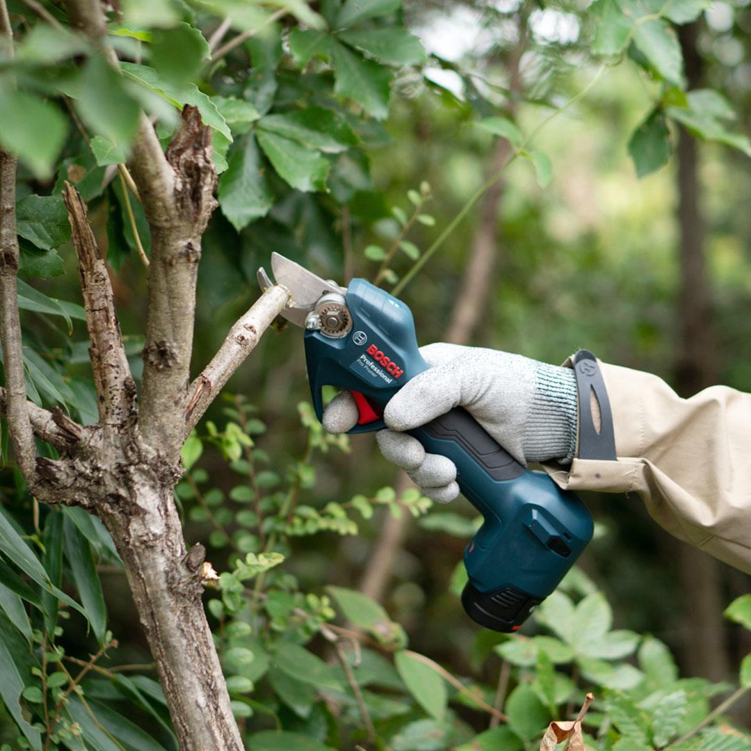 Bosch Pro Pruner Çift Akülü Bahçe ve Dal Dudama Makası 12V 2.0Ah Şarj Cihazlı