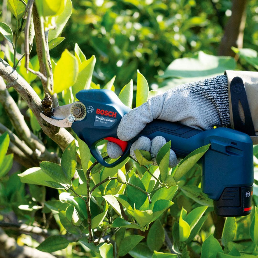 Bosch Pro Pruner Çift Akülü Bahçe ve Dal Dudama Makası 12V 2.0Ah Şarj Cihazlı