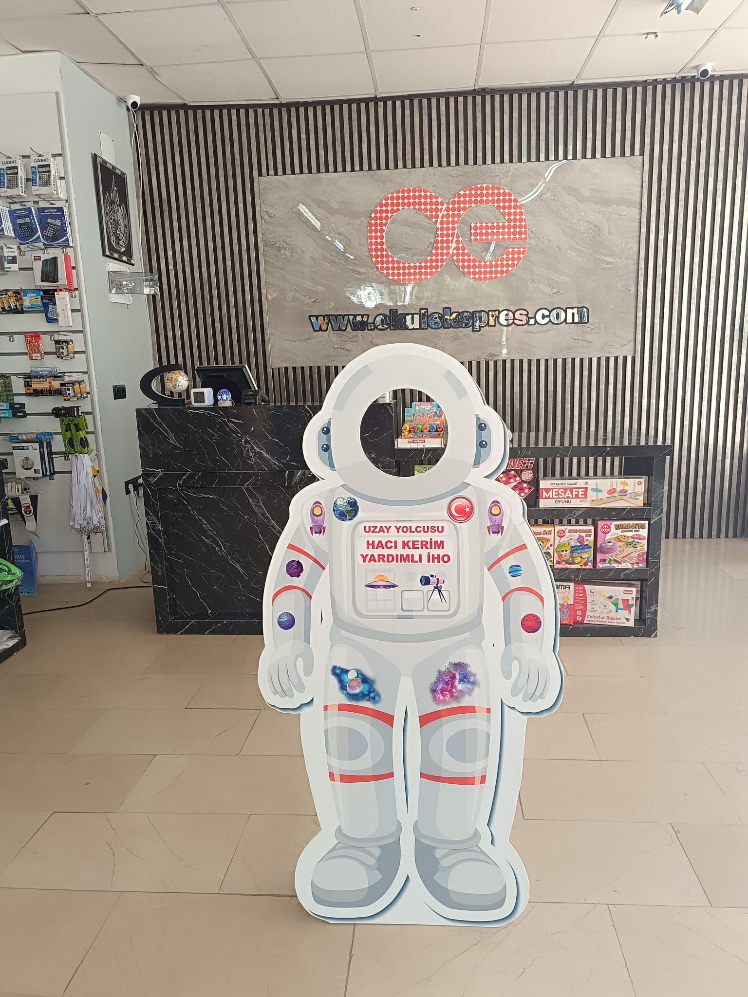 Okulekspres Özel Tasarım Astronıot Fotoğraf Maketi