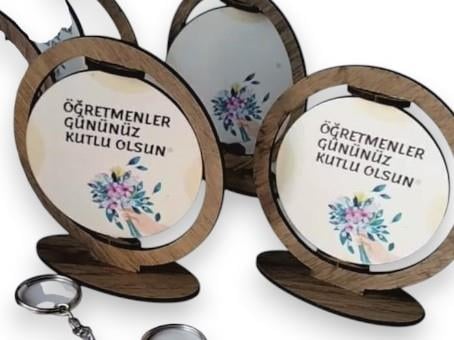 Okulekspres Öğretmenler Günü Masa Dekoru  Ahsap mdf Uv baskı – Kişiye Özel Anlamlı ve Şık Hediye Alternatifi