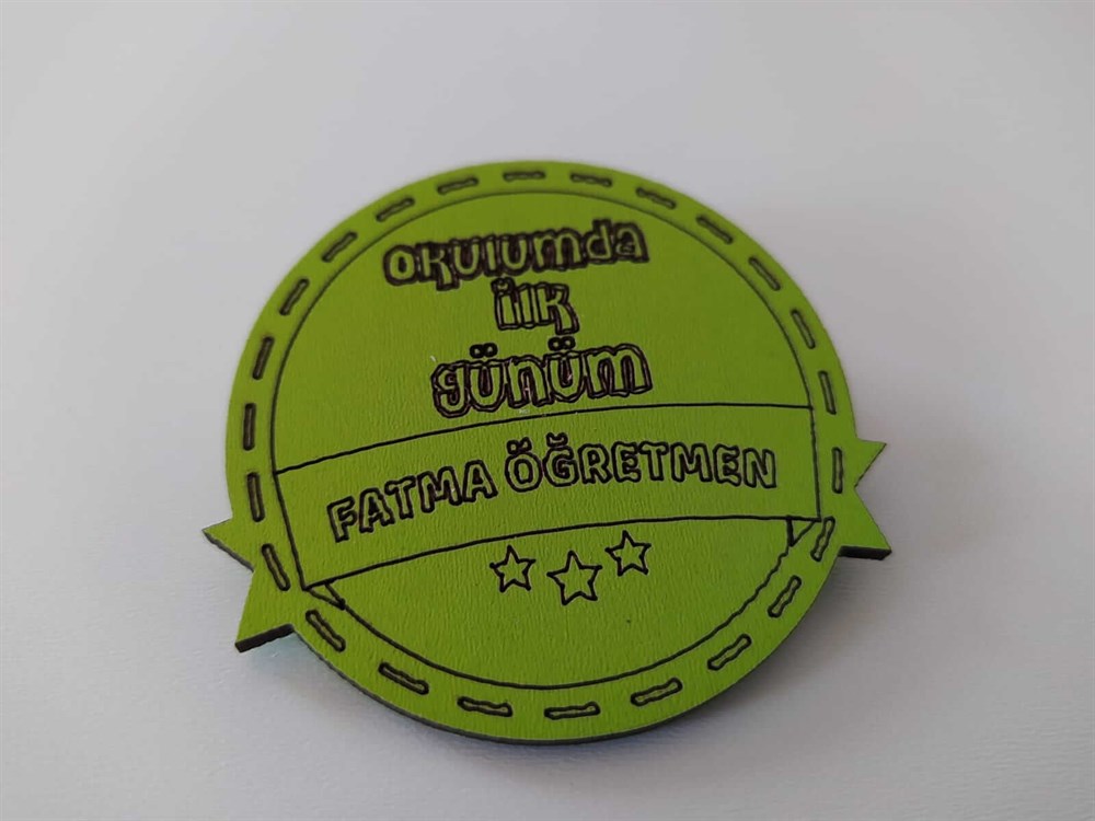 Kişiselleştirilebilir 3 mm Mdf Yaka İsimliği