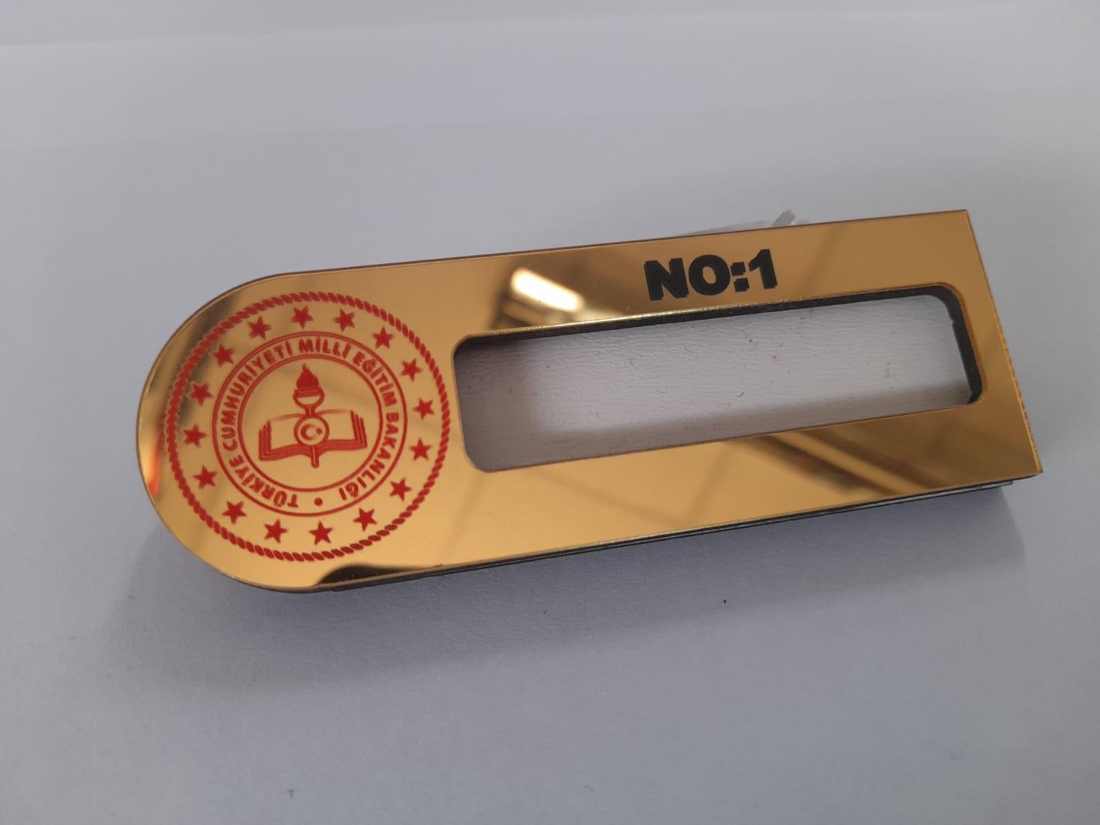 3 mm Mdf Fotoğraflı Öğrenci ve Öğretmen Dolap İsimliği Gold  MEB