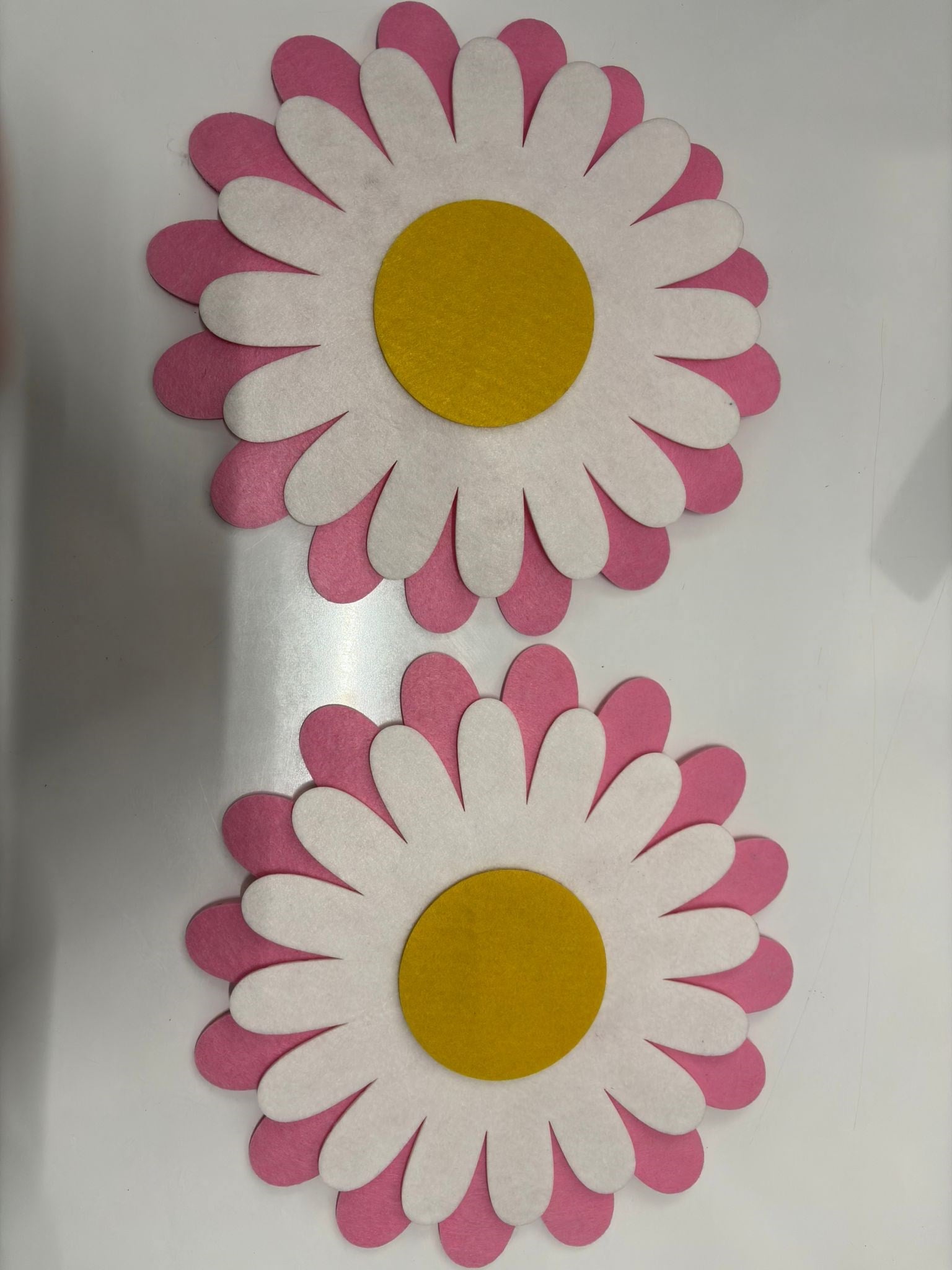 Gösteri Plakası Keçe Papatya