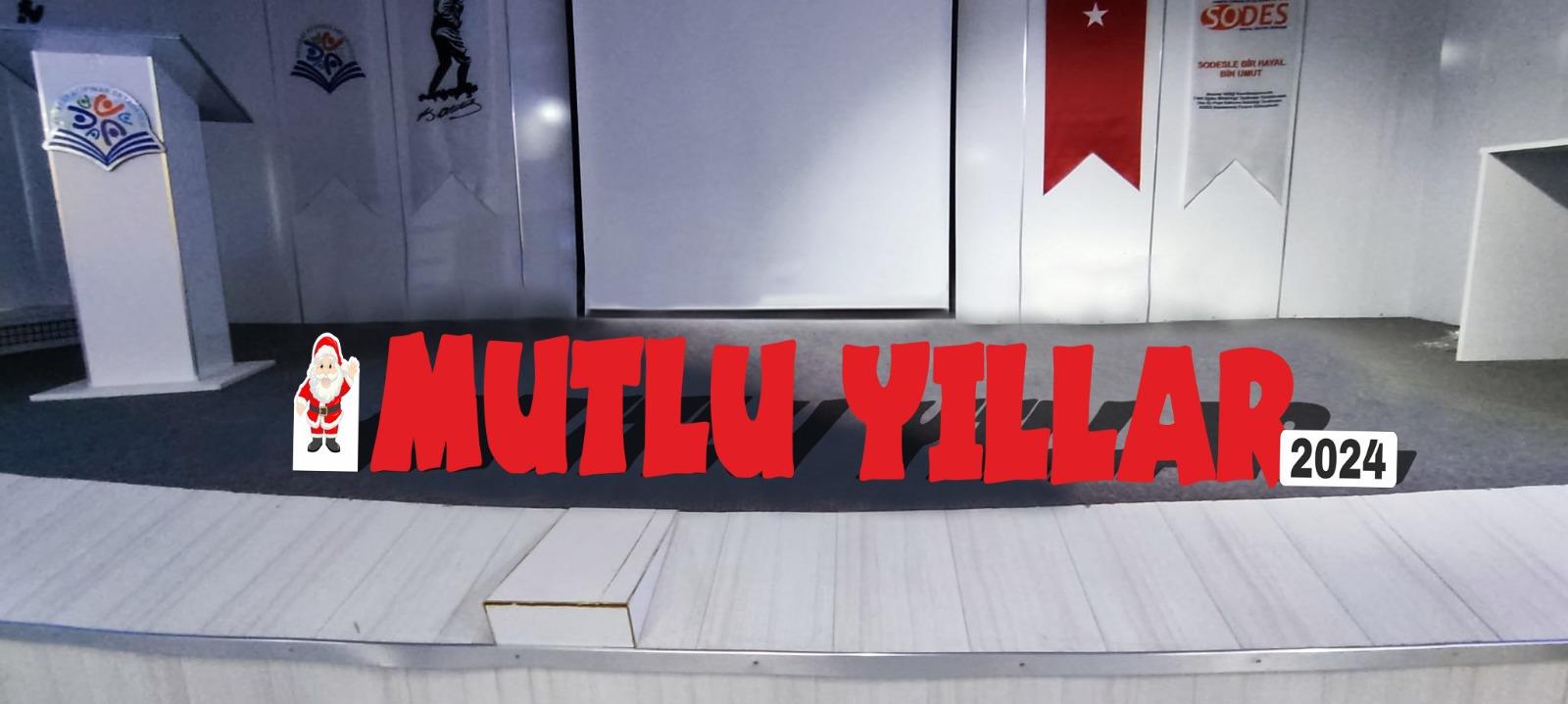 Mutlu Yıllar Temalı Ahşap Dekor