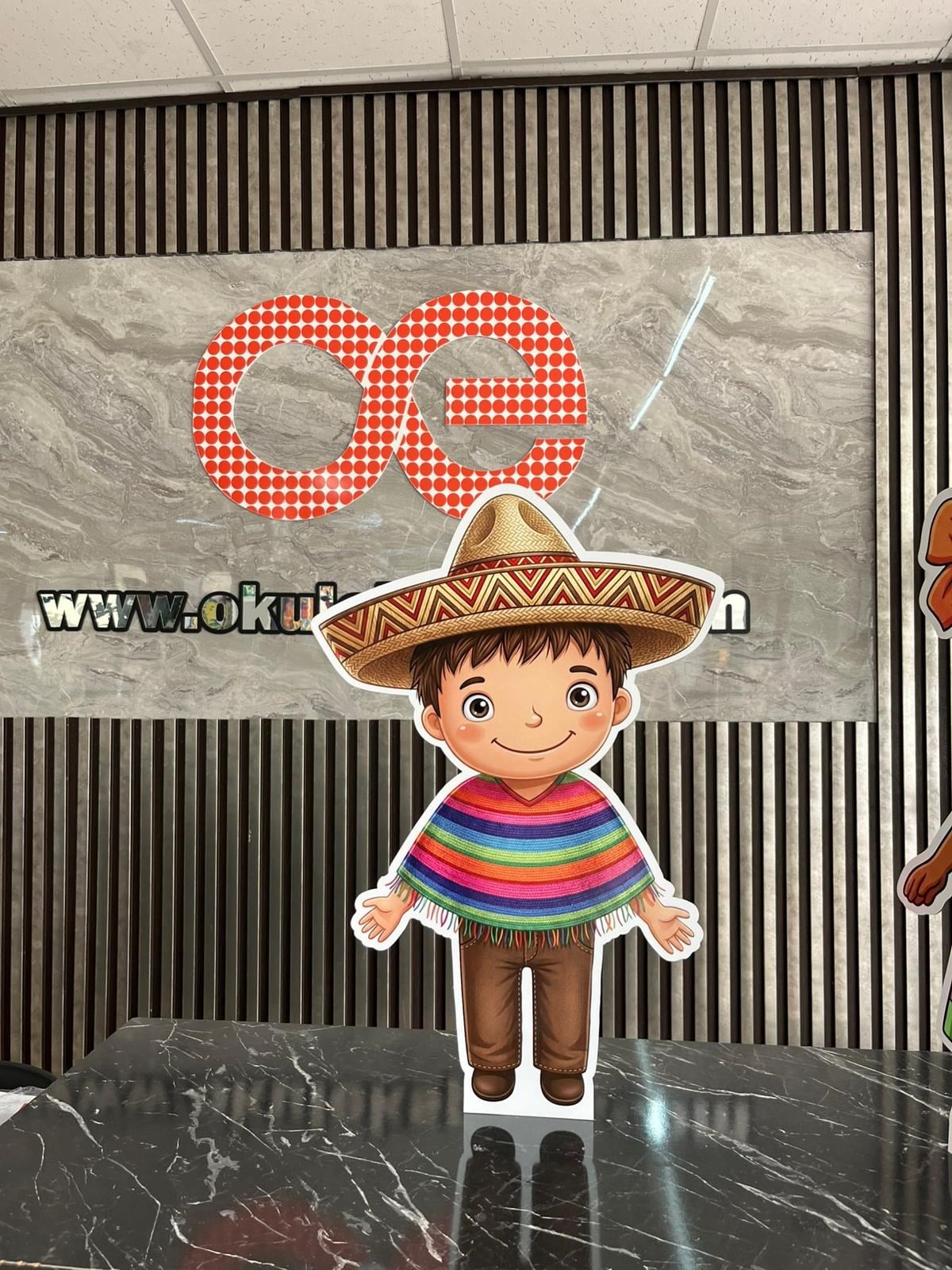 Okulekspres Özel Tasarım 23 Nisan Çocukları Fotoğraf Çekinmek için Maket Hatıra Fotoğraf Maketleri