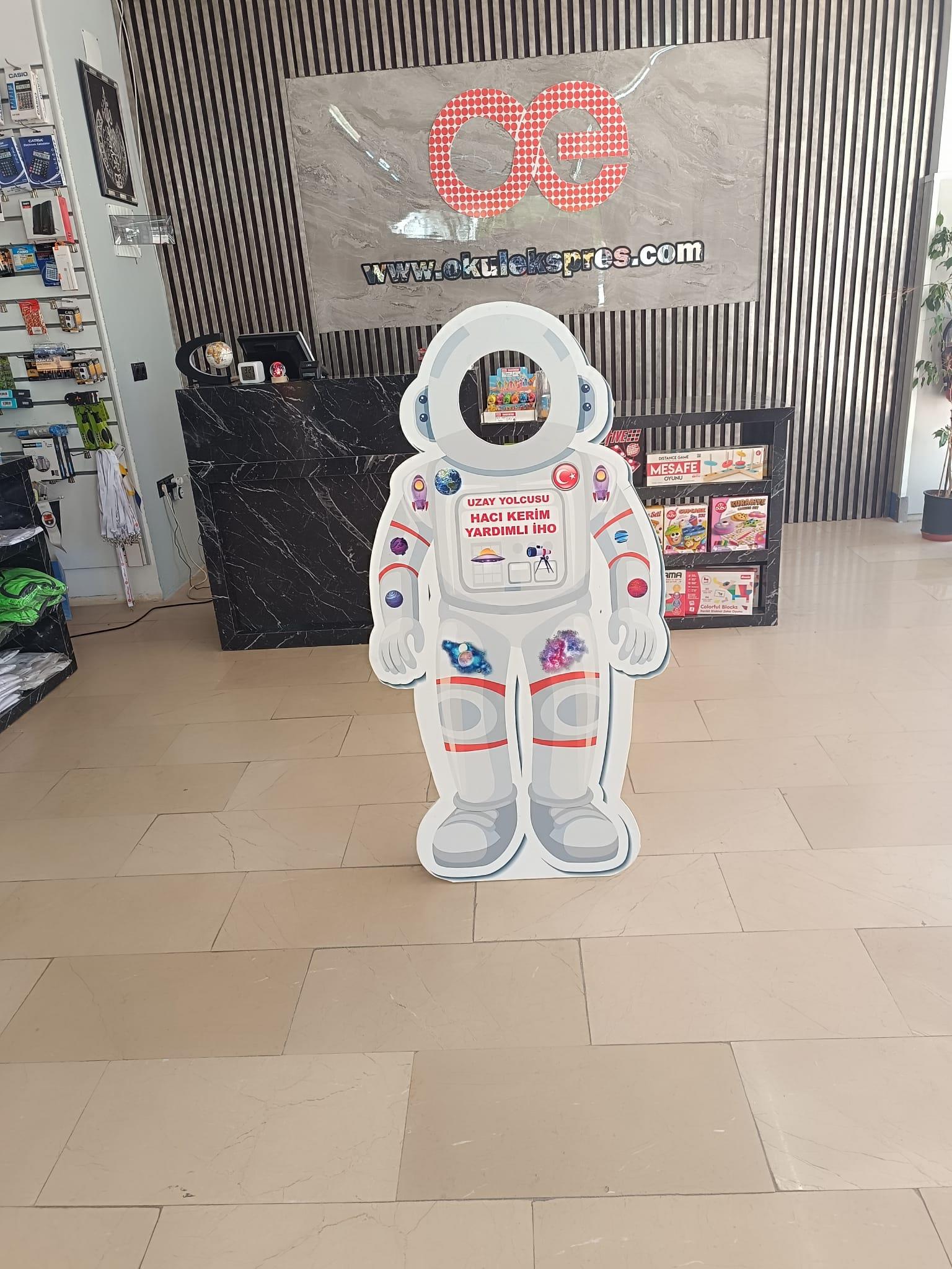 Okulekspres Özel Tasarım Astronıot Fotoğraf Maketi