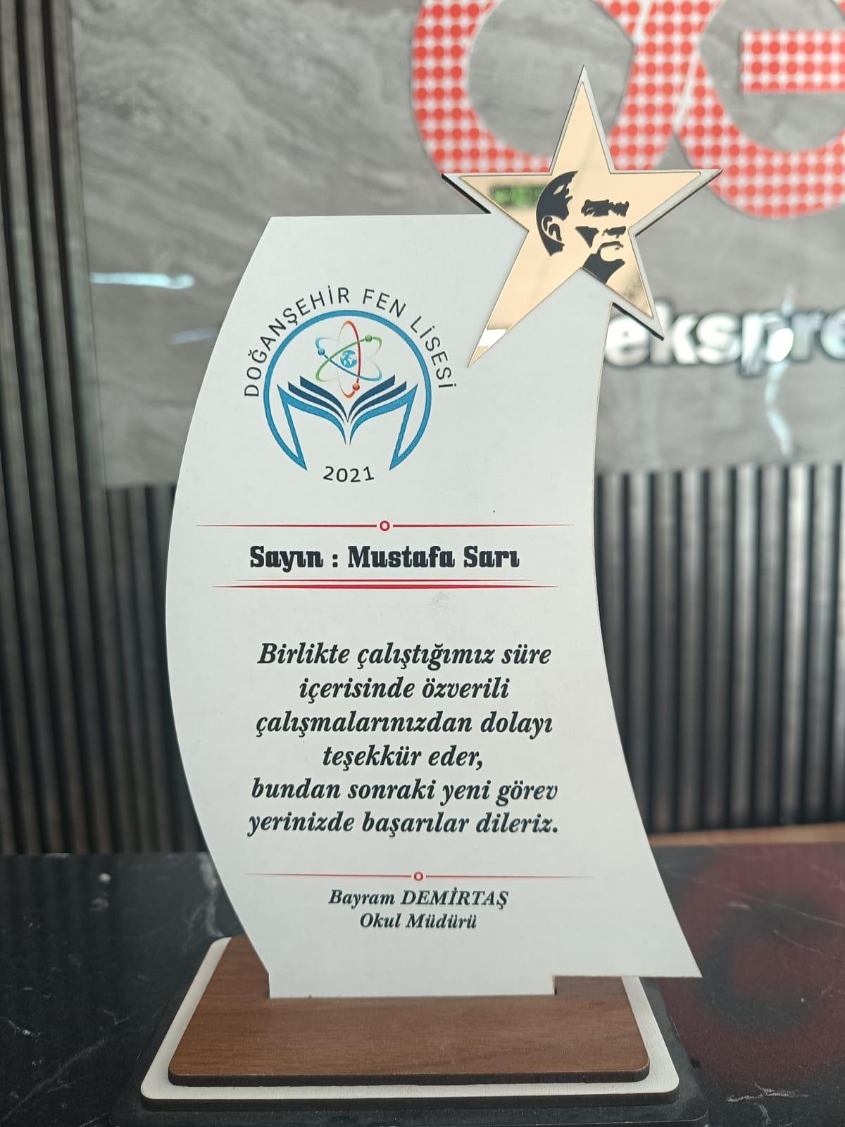 Okulekspres Kişiye Özel MDF Pleksi Detaylı Plaket | Ödül Töreni – Kurumsal – Öğretmen – Öğrenci – Anı Hediyesi