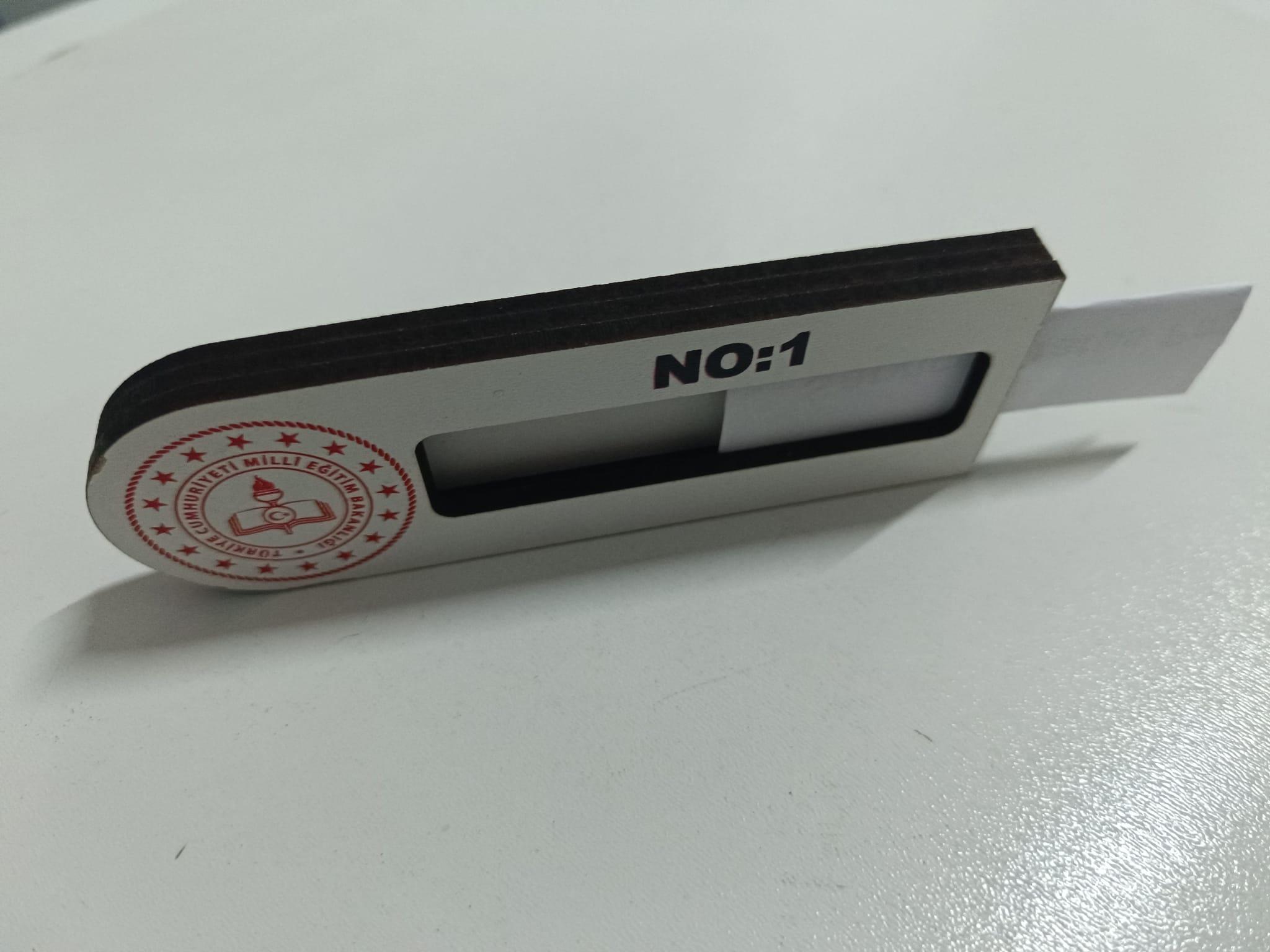 3 mm Mdf Öğrenci ve Öğretmen Dolap İsimliği
