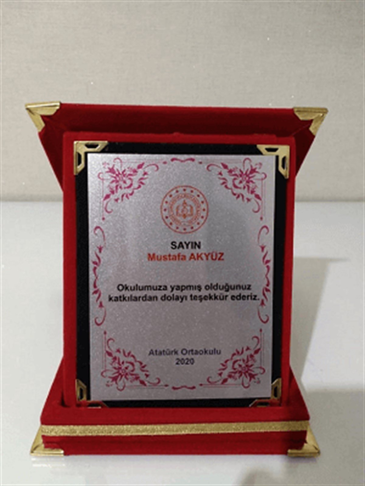 9x12 cm Kırmızı Kadife Plaket