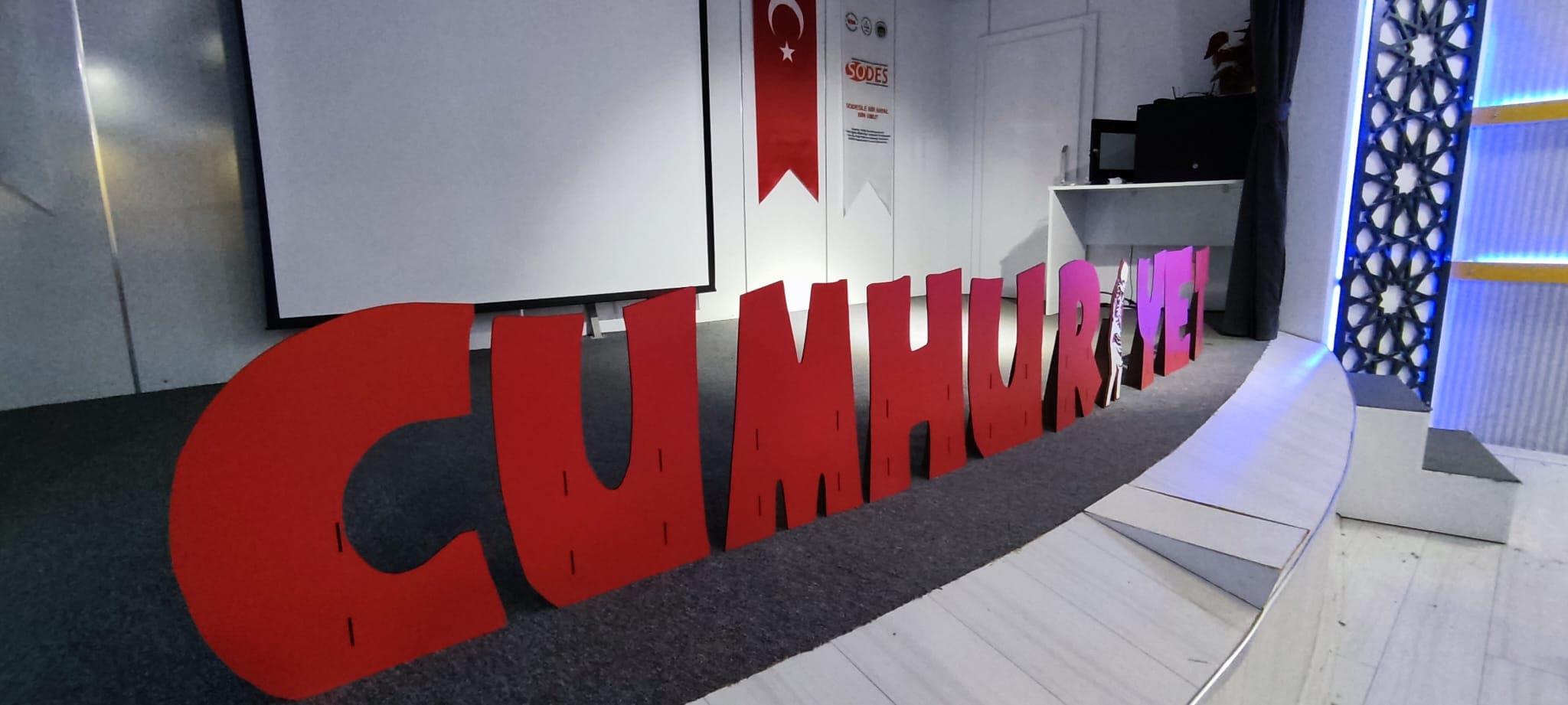 Cumhuriyet Bayramı ahşap dekor