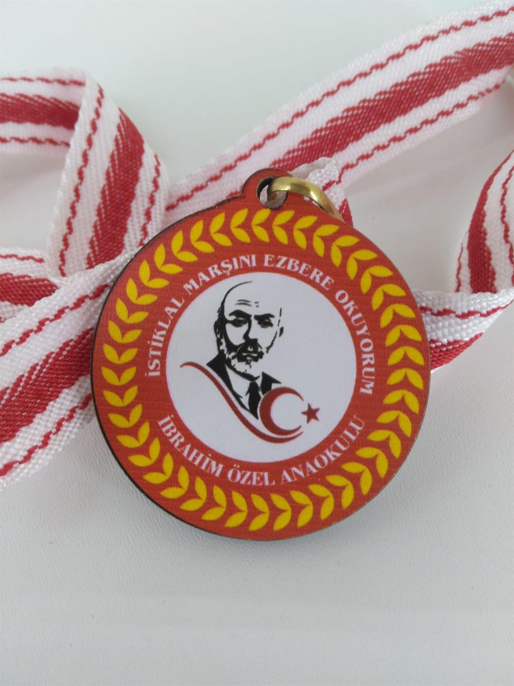 İstiklal Marşı Ezbere Okuyorum Temalı UV Baskılı Mdf Madalya 