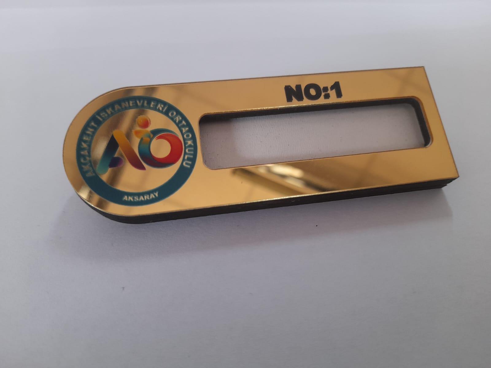 3 mm Mdf Fotoğraflı Öğrenci ve Öğretmen Dolap İsimliği Gold  MEB