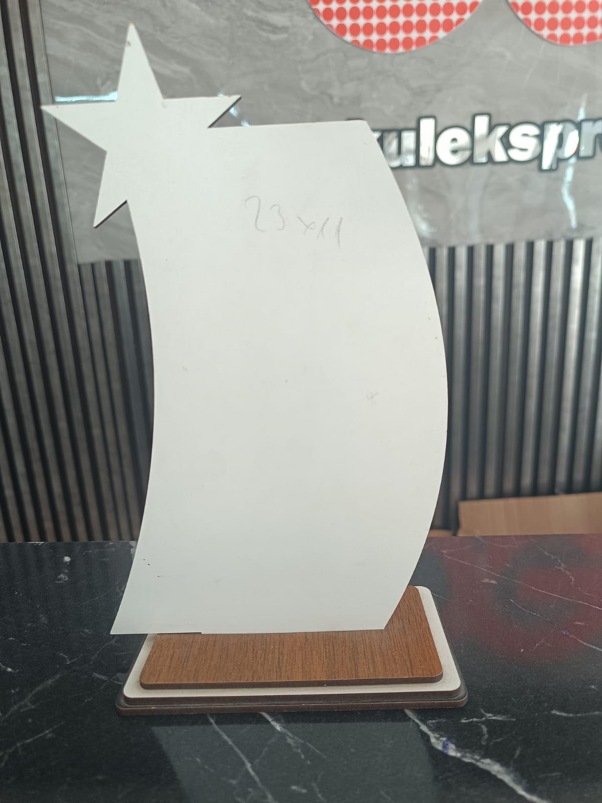 Okulekspres Kişiye Özel MDF Pleksi Detaylı Plaket | Ödül Töreni – Kurumsal – Öğretmen – Öğrenci – Anı Hediye