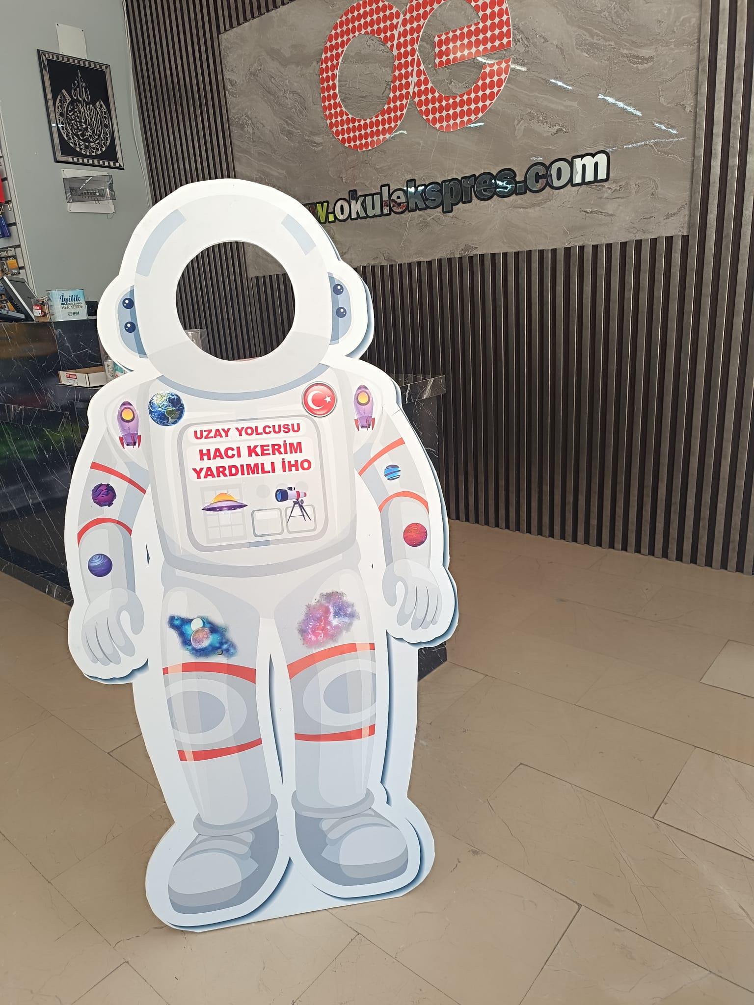 Okulekspres Özel Tasarım Astronıot Fotoğraf Maketi