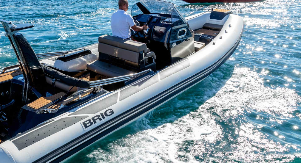  Brig E8H Fiber Tabanlı Konsollu Hypalon Seadeck Şişme Bot 