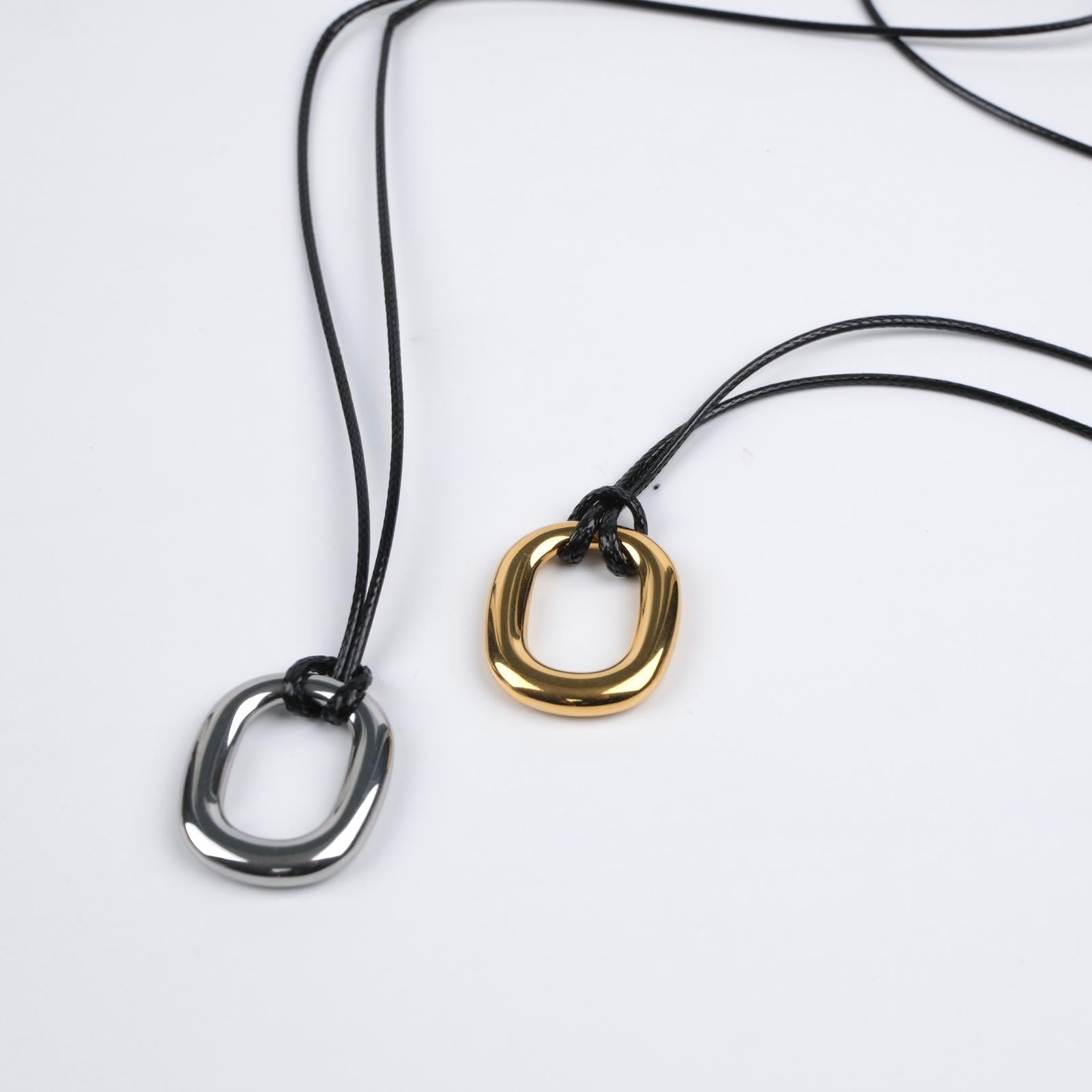 Toptan ÇELİK UÇ İPLİ KOLYE