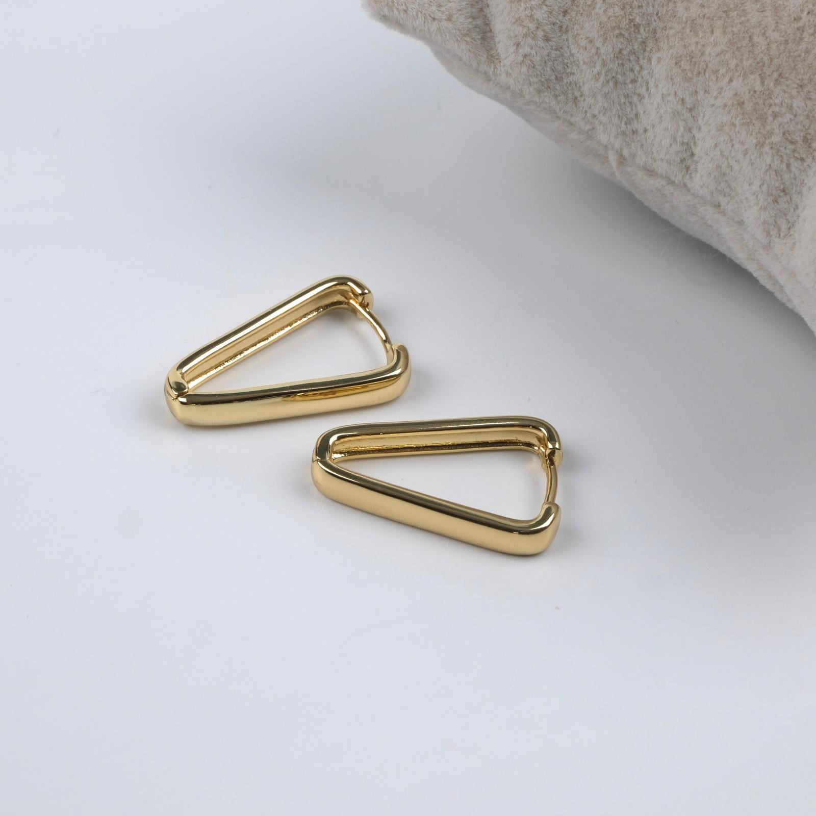 Toptan ÜÇGEN MODEL KÜPE