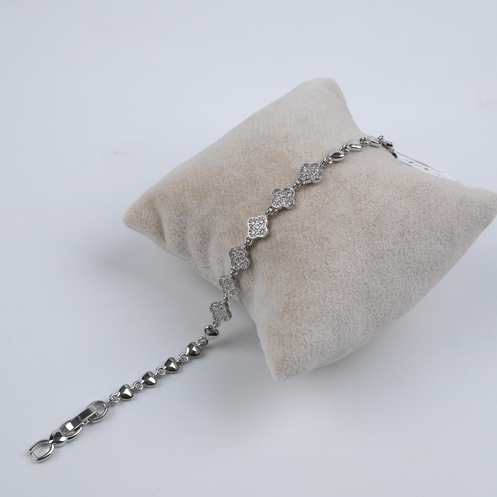 Toptan YONCA MODEL BİLEKLİK 