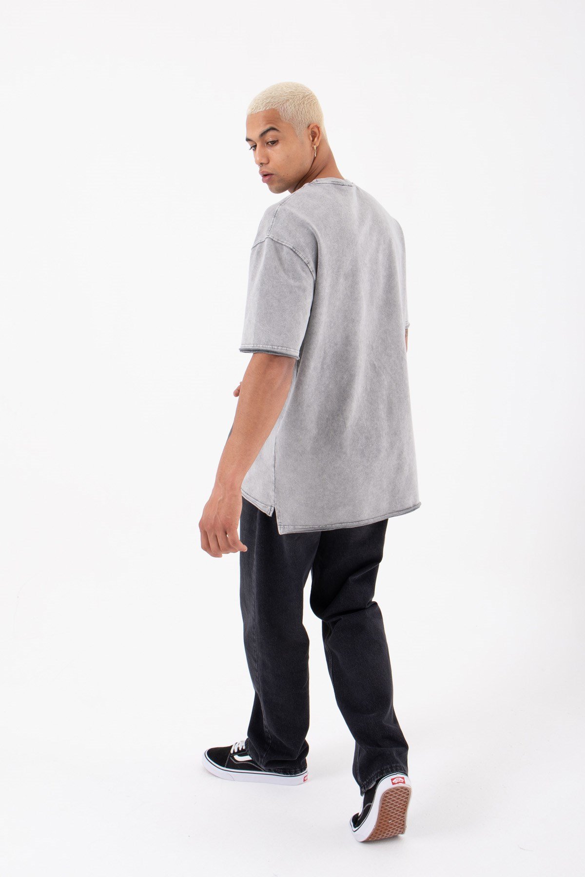Relaxed Basic Yıkamalı Kumaş Yırtmaç Detaylı T-Shirt EKRU